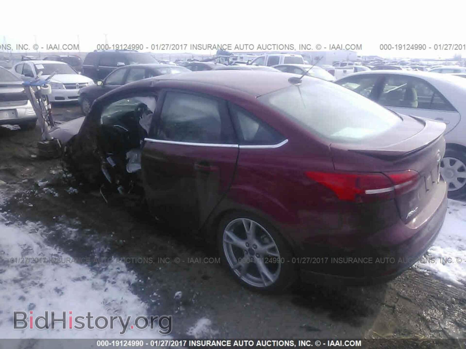 2016 Ford Focus - VIN: 1FADP3J23GL212534 - Photo 3