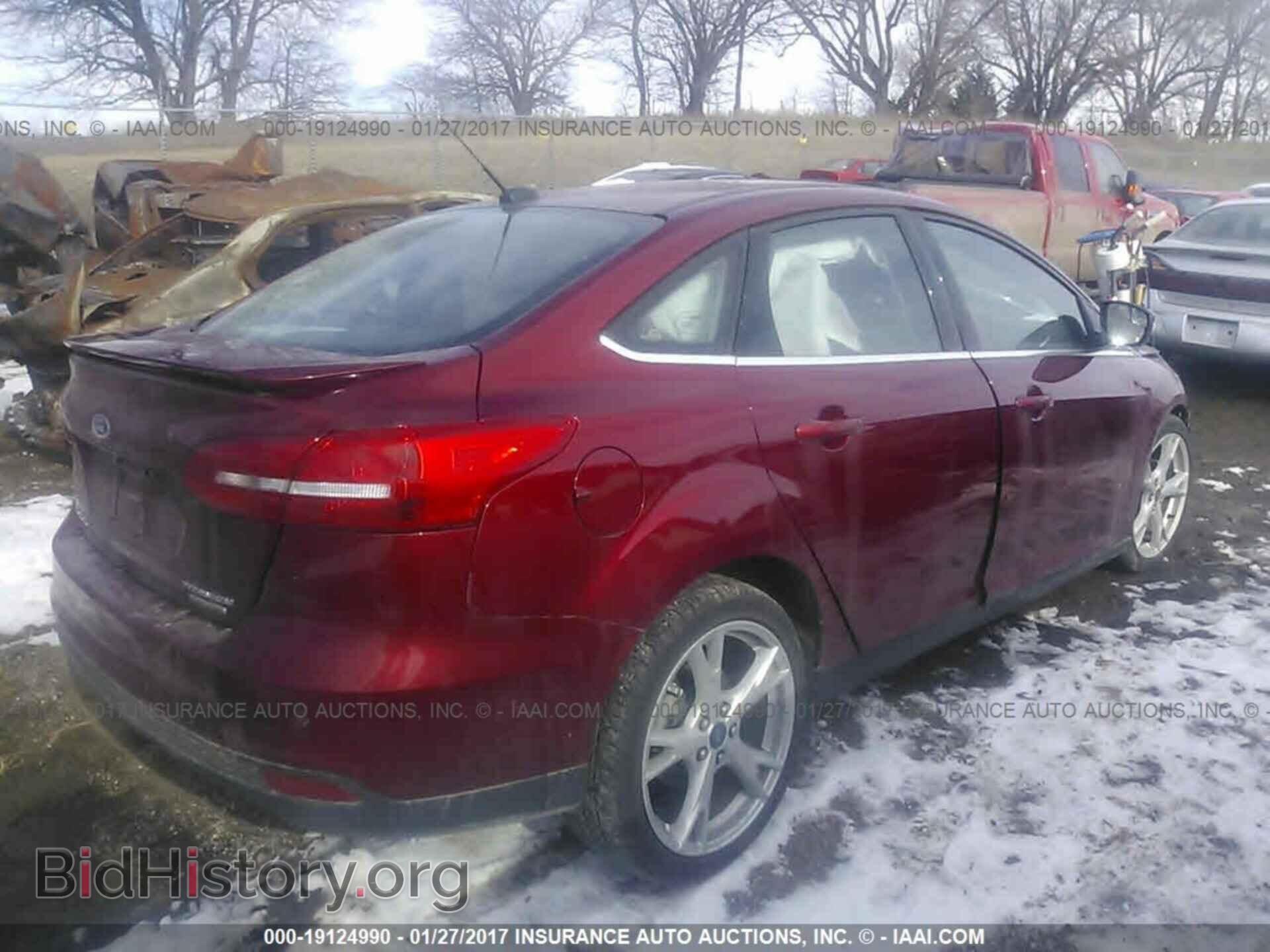 2016 Ford Focus - VIN: 1FADP3J23GL212534 - Photo 4