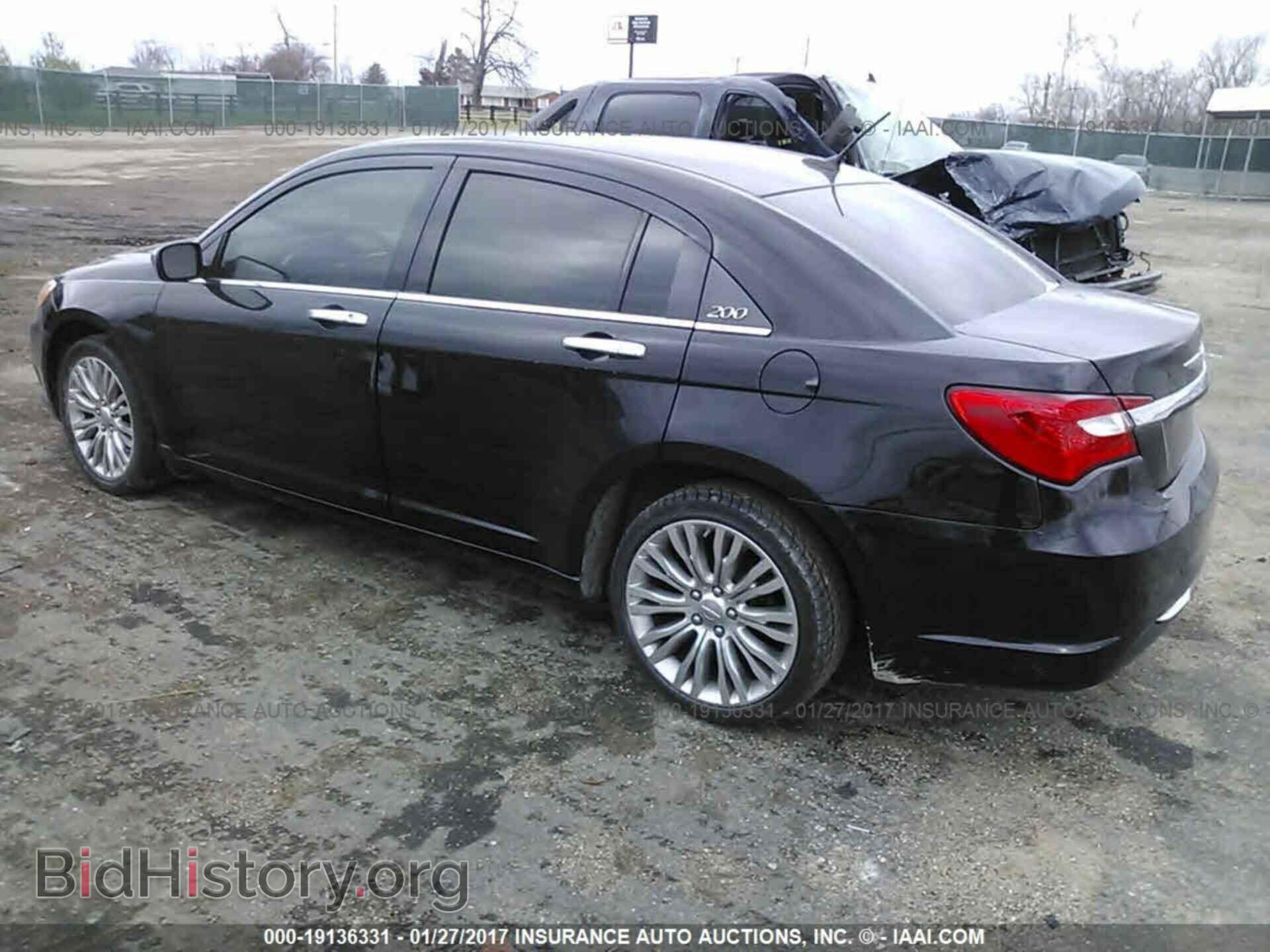 2013 Chrysler 200 - VIN: 1C3CCBCG8DN580488 - Фото 3