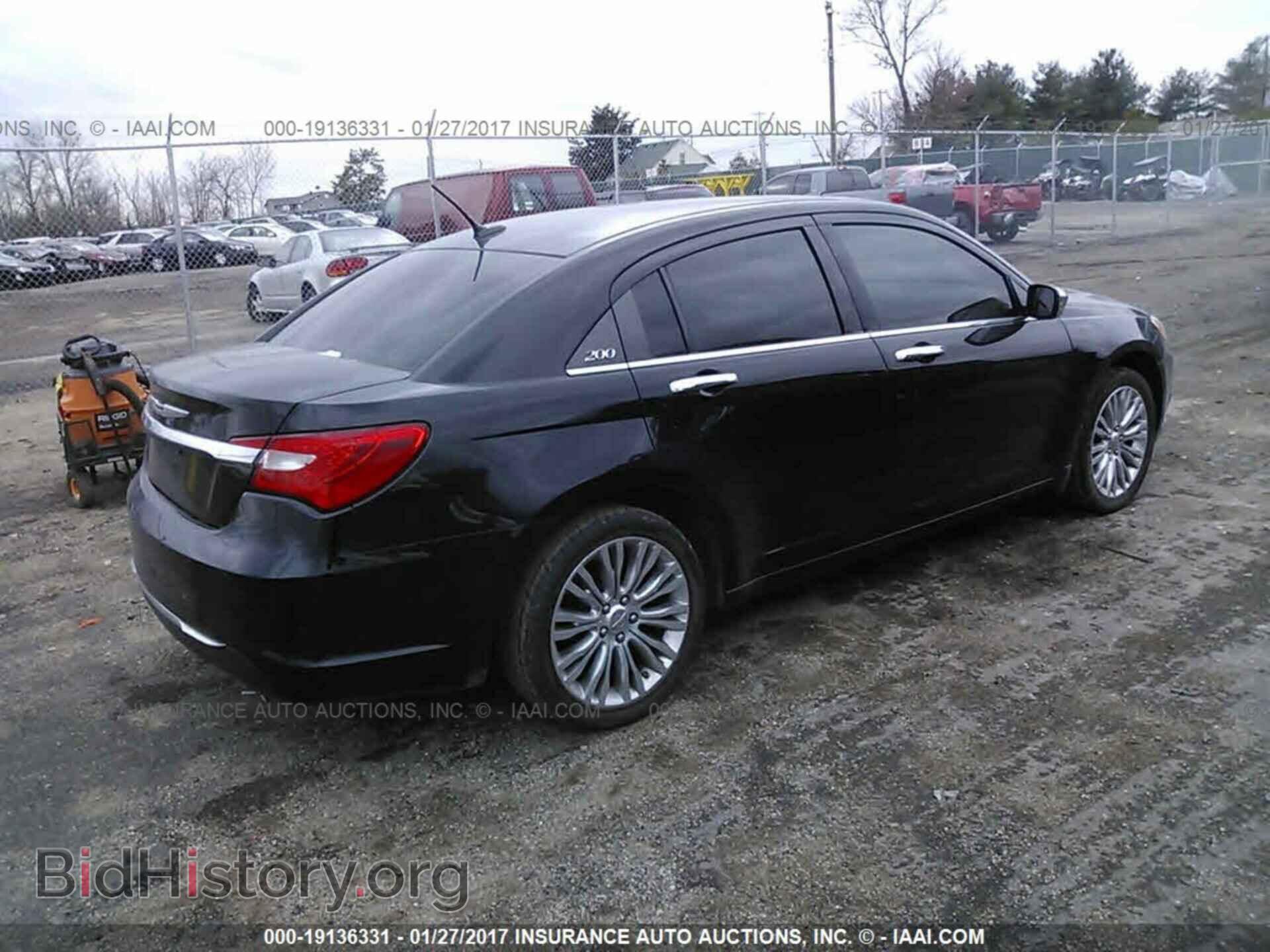 2013 Chrysler 200 - VIN: 1C3CCBCG8DN580488 - Фото 4