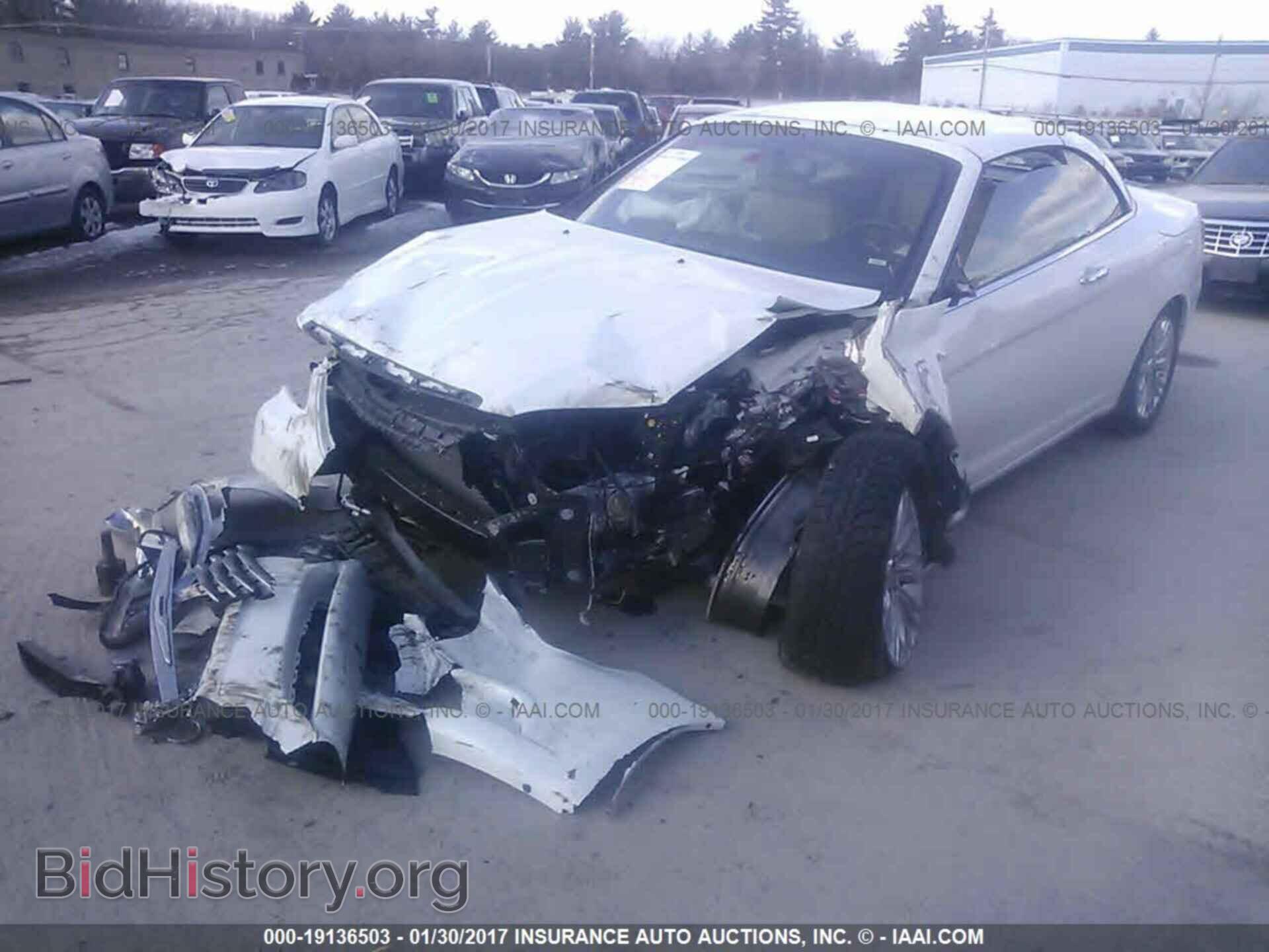 2013 Chrysler 200 - VIN: 1C3BCBFG5DN654635 - Photo 2