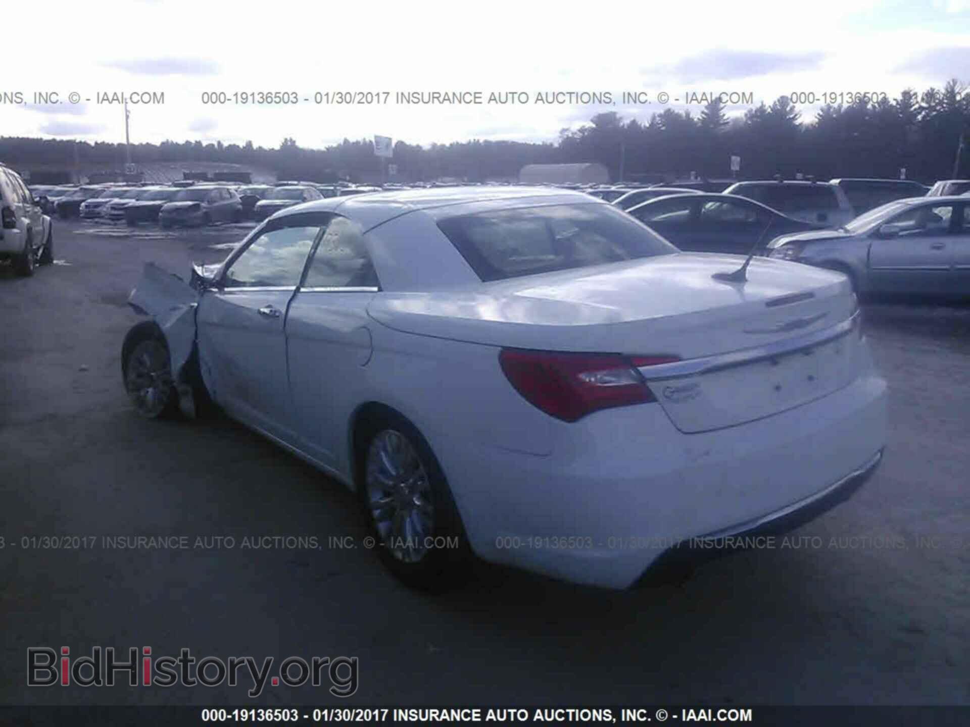 2013 Chrysler 200 - VIN: 1C3BCBFG5DN654635 - Photo 3