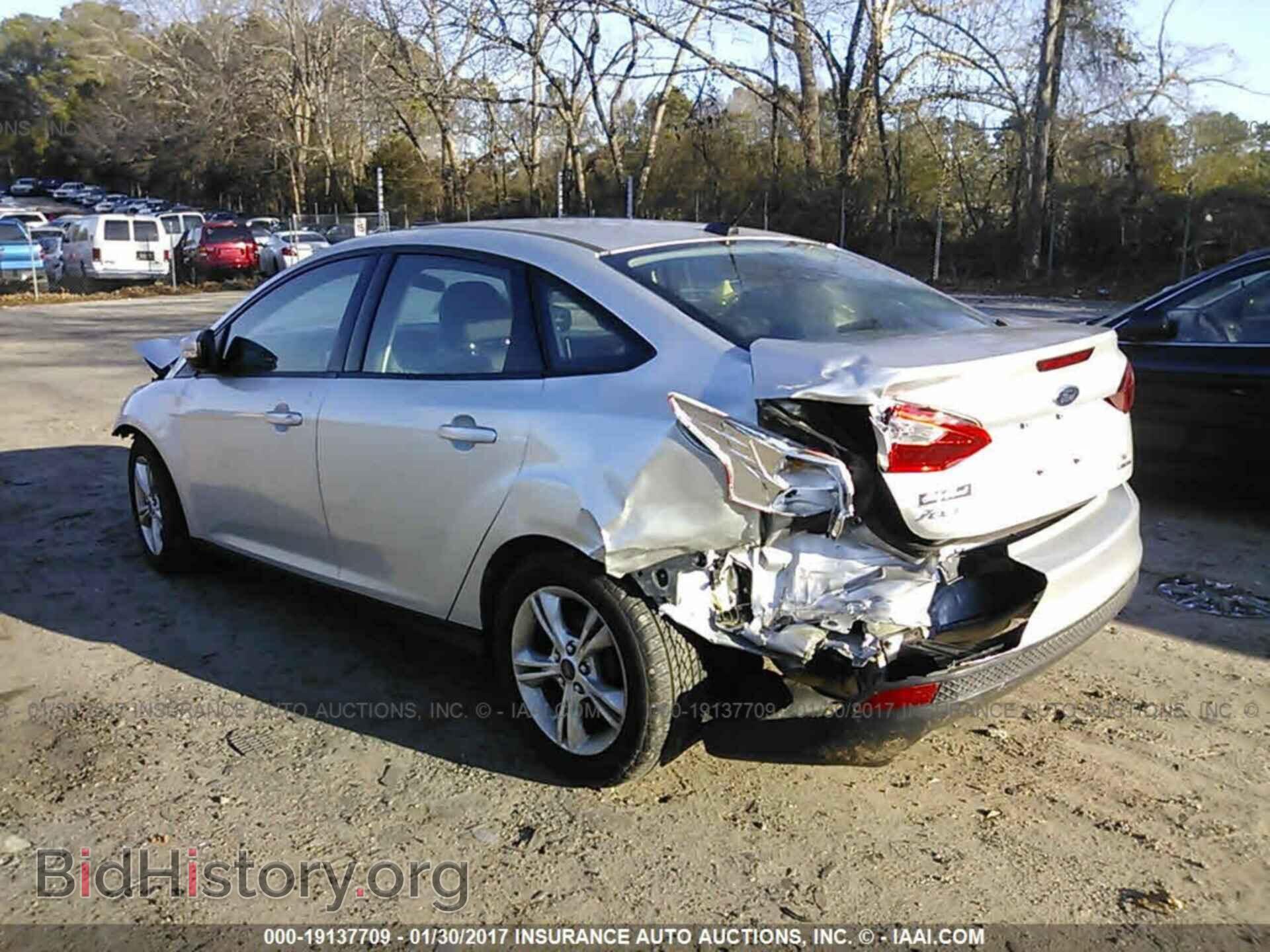 2014 Ford Focus - VIN: 1FADP3F20EL190143 - Фото 3