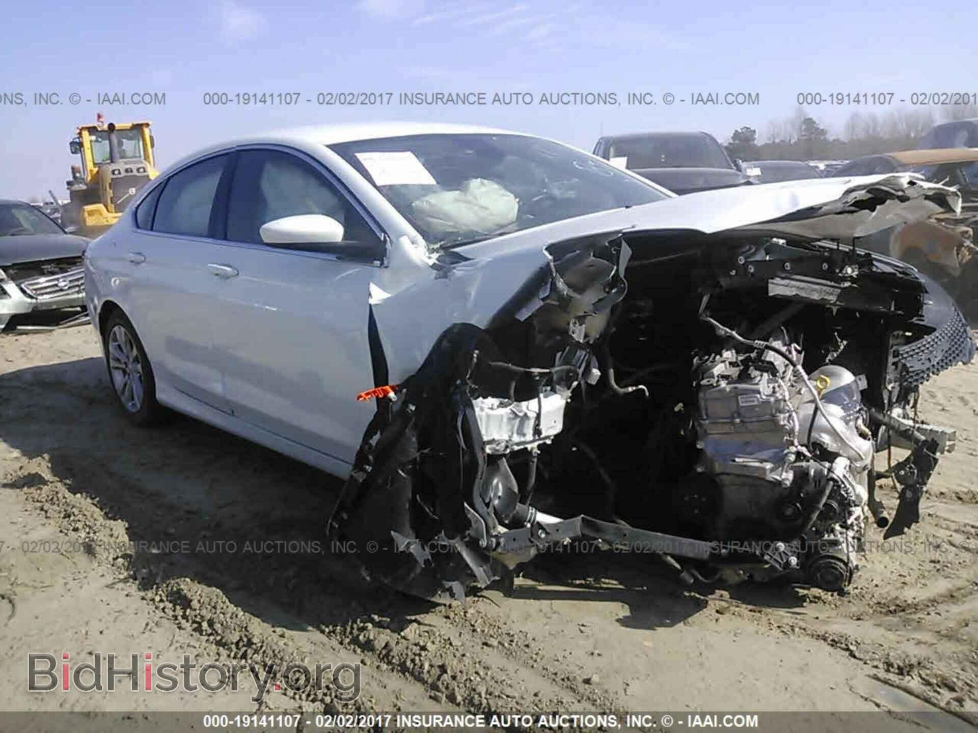 Photo 1C3CCCAB8FN691042 - Chrysler 200 2015