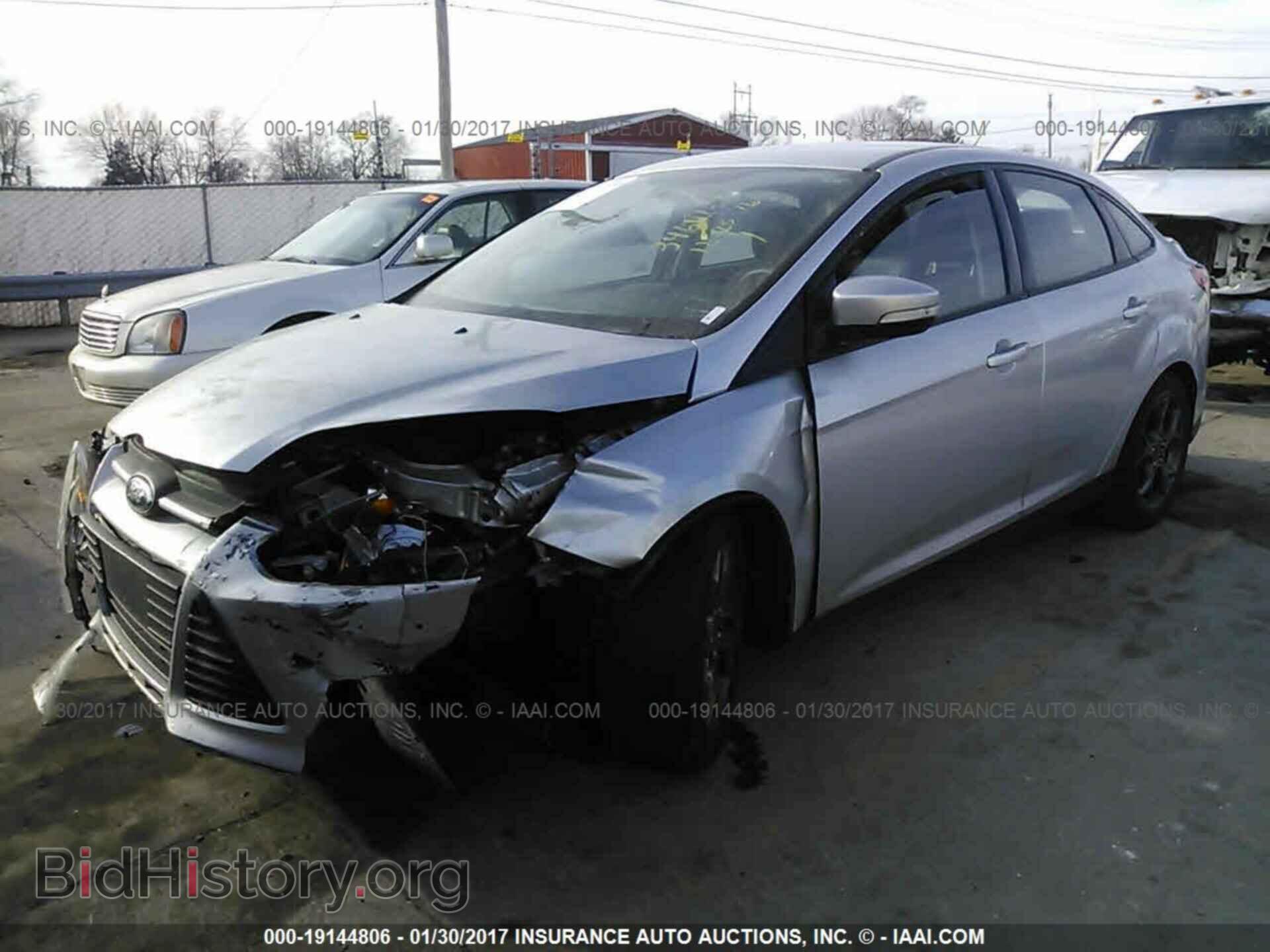 2014 Ford Focus - VIN: 1FADP3F21EL194640 - Photo 2