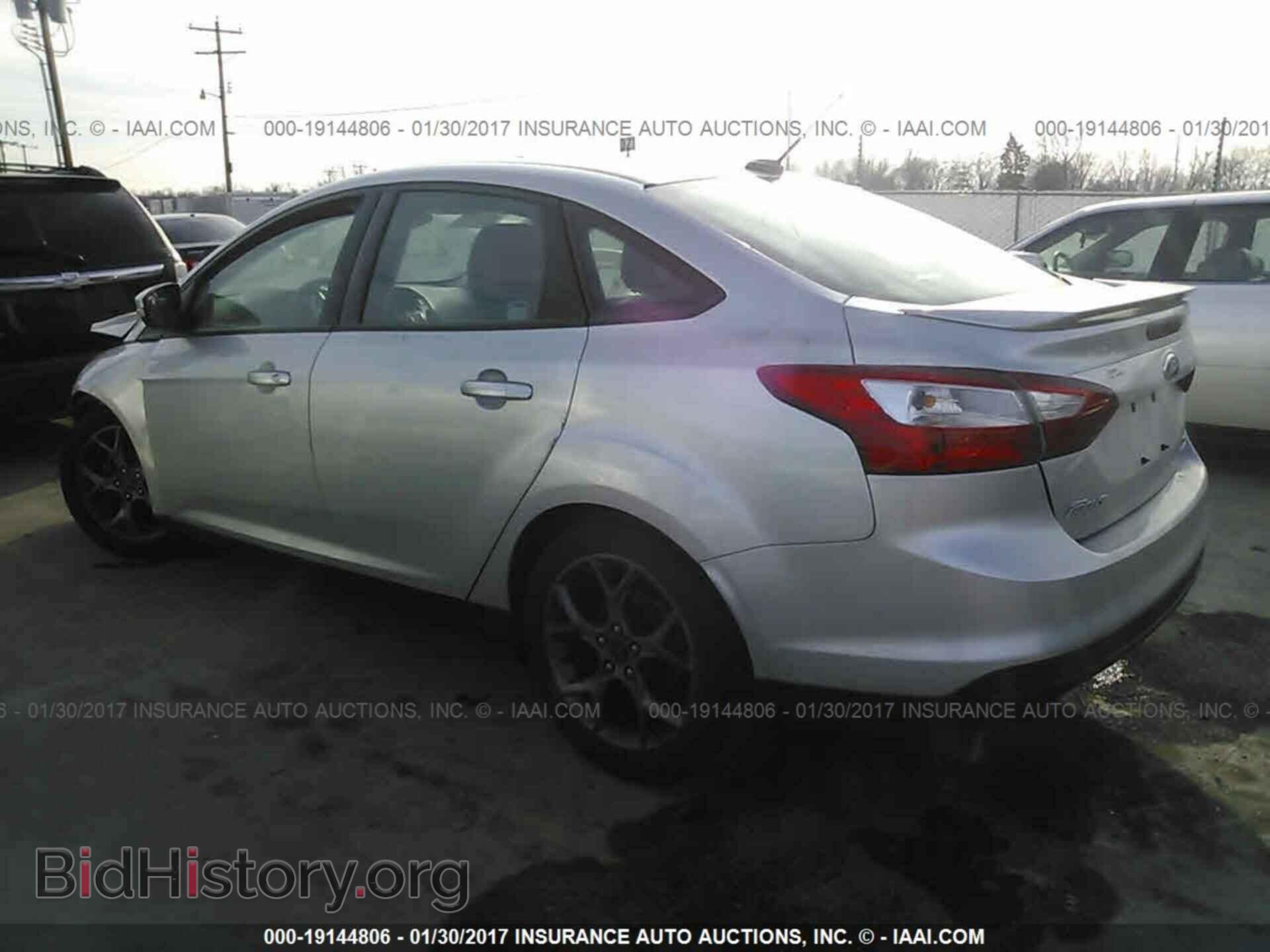 2014 Ford Focus - VIN: 1FADP3F21EL194640 - Photo 3