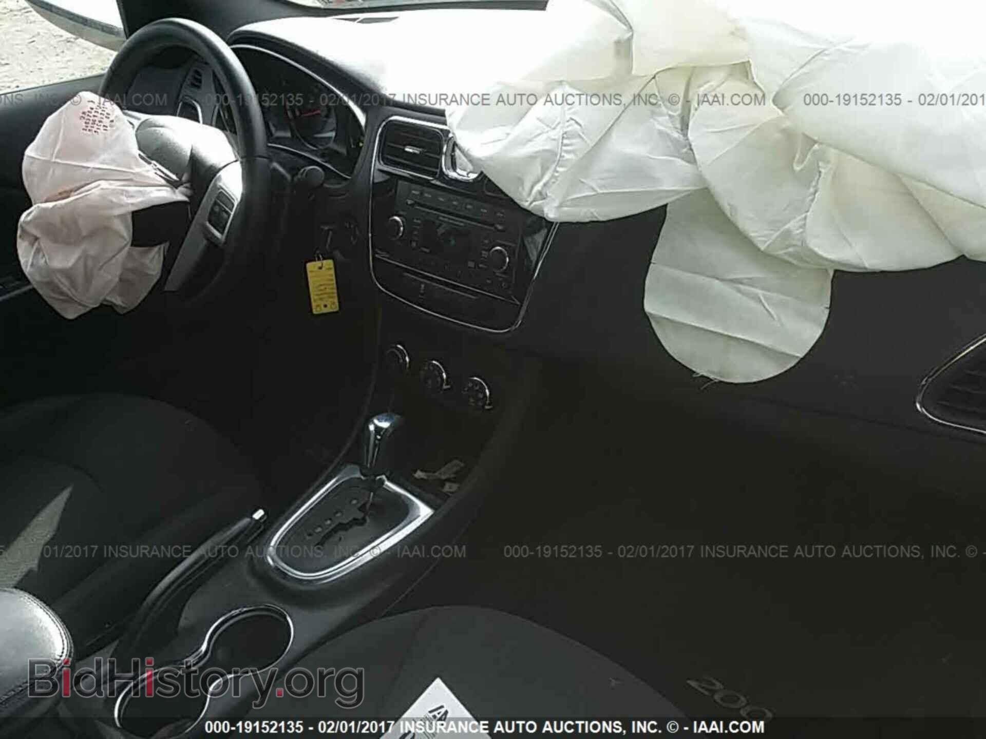2013 Chrysler 200 - VIN: 1C3CCBBG3DN744702 - Photo 5