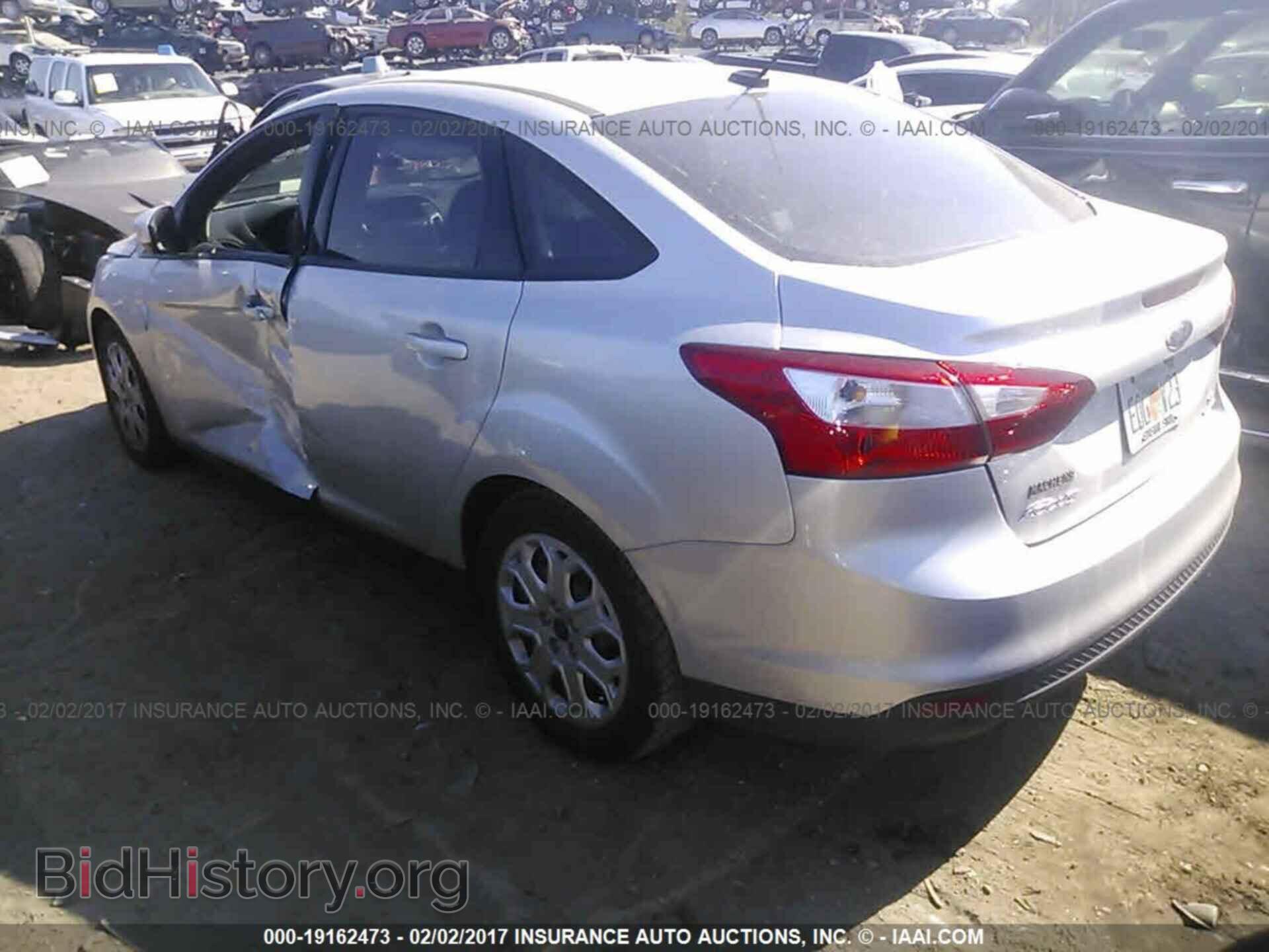 2012 Ford Focus - VIN: 1FAHP3F22CL466918 - Photo 3