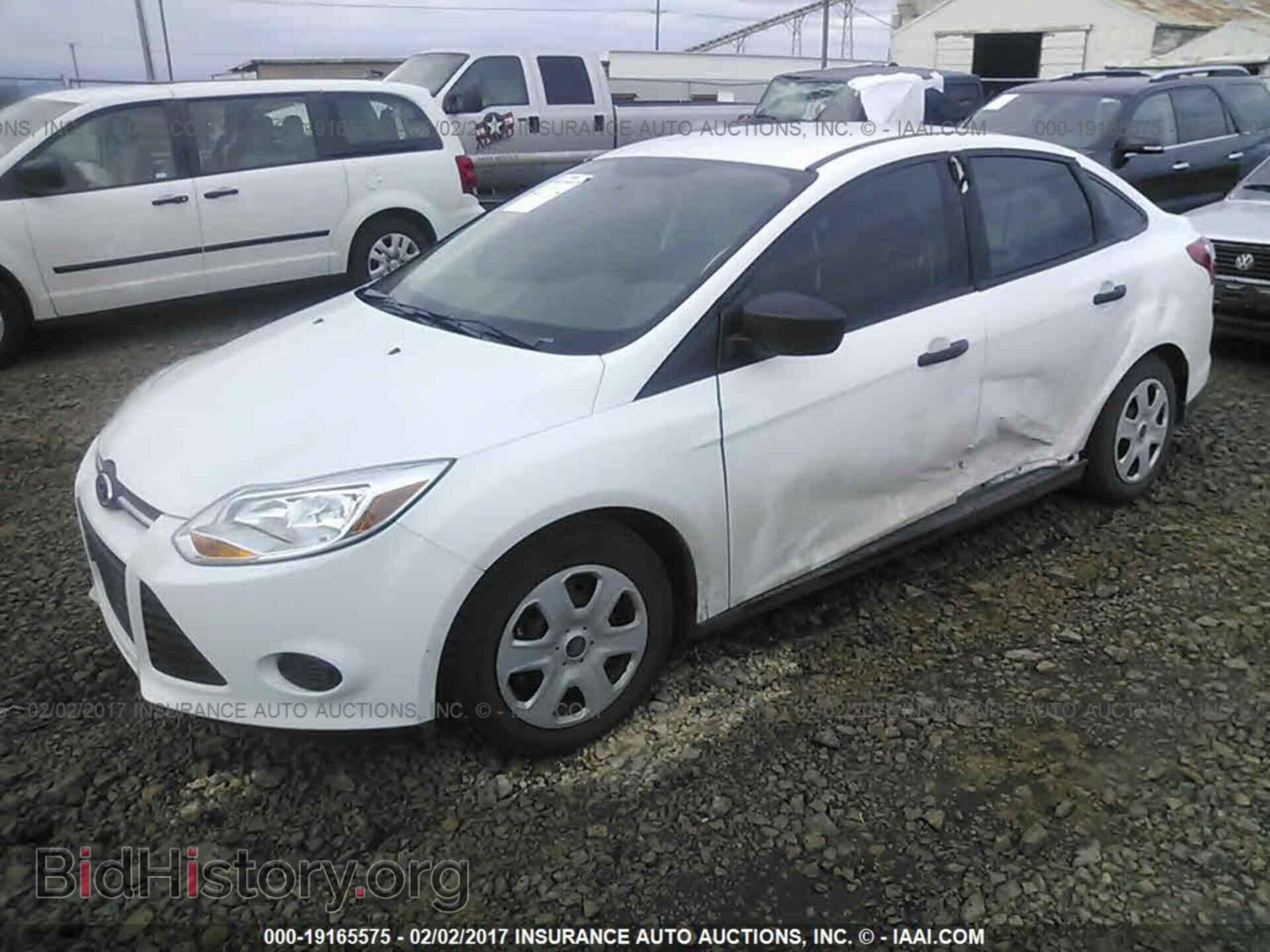 2014 Ford Focus - VIN: 1FADP3E25EL454264 - Фото 2
