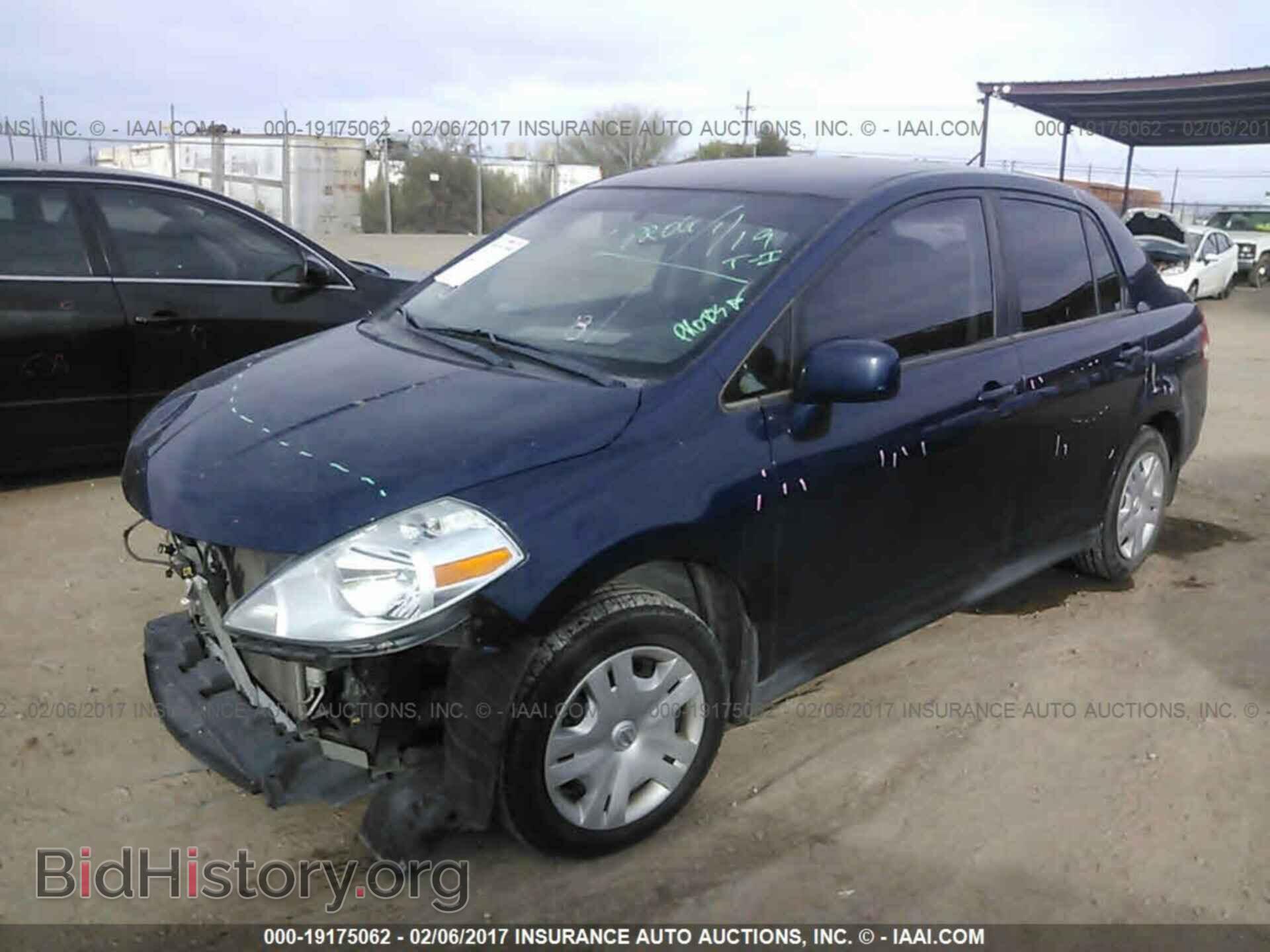2011 Nissan Versa - VIN: 3N1BC1AP8BL360126 - Фото 2