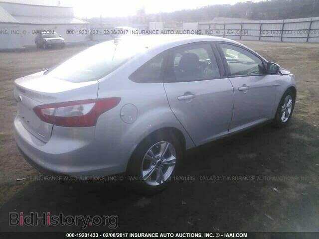 2014 Ford Focus - VIN: 1FADP3F24EL360780 - Photo 4