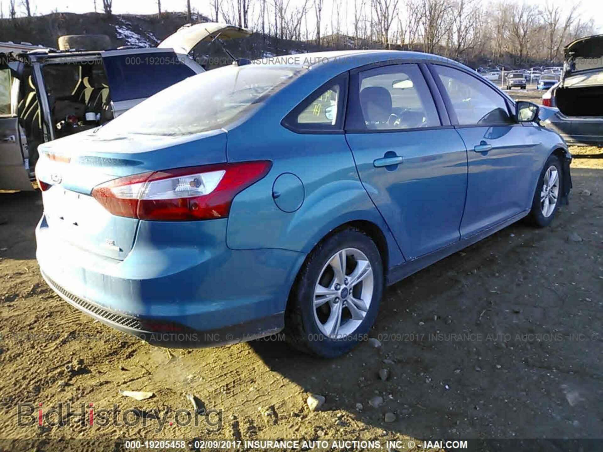 2014 Ford Focus - VIN: 1FADP3F25EL349657 - Photo 4