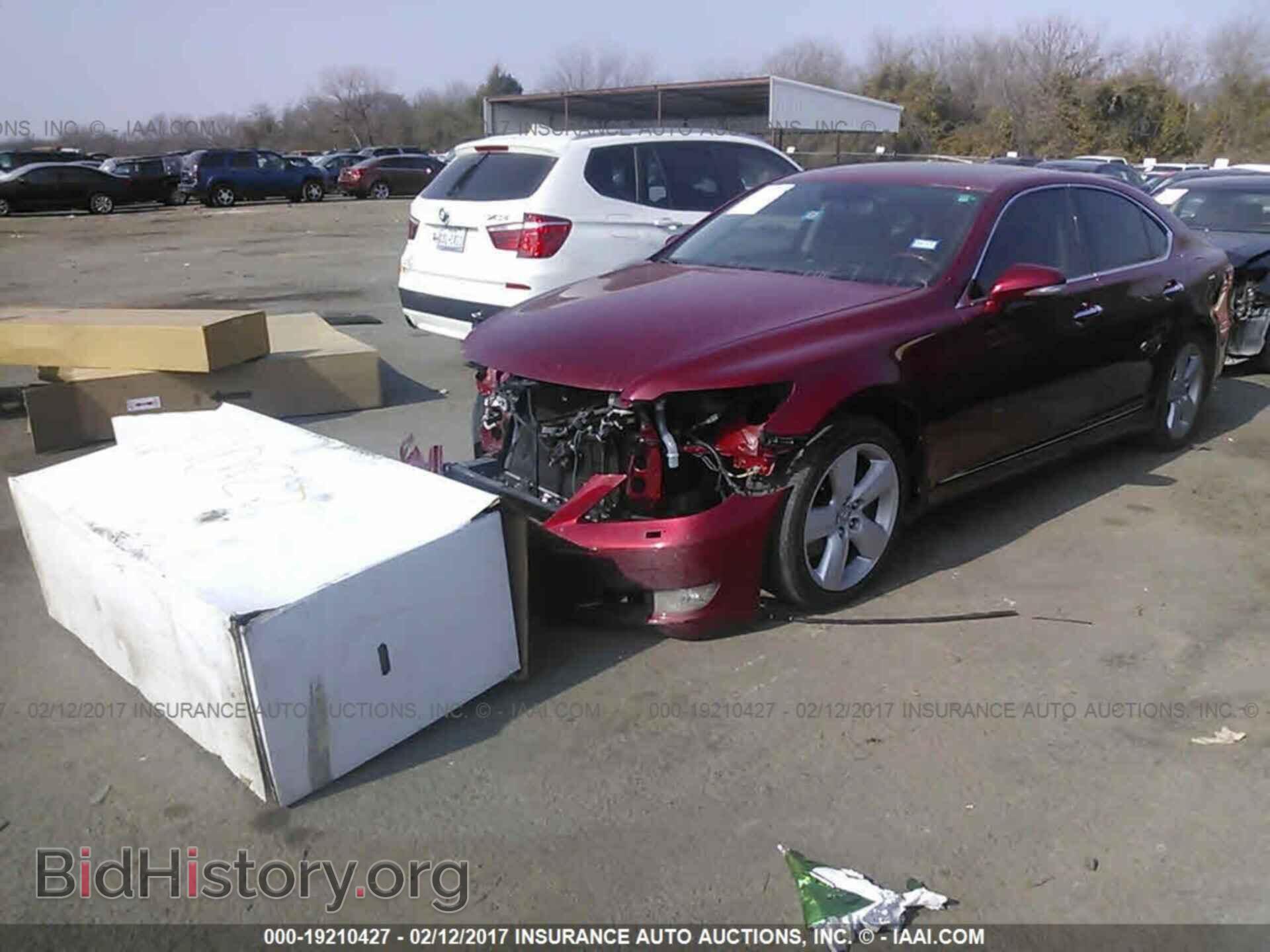2011 Lexus Ls - VIN: JTHBL5EF7B5105956 - Photo 2