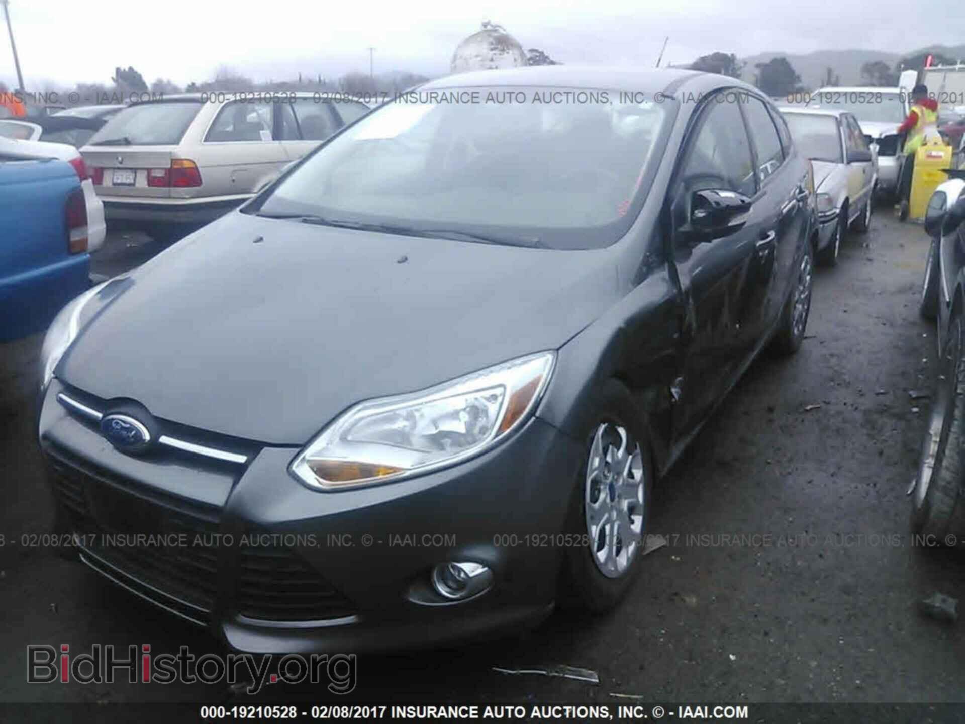 2012 Ford Focus - VIN: 1FAHP3K22CL314563 - Photo 2