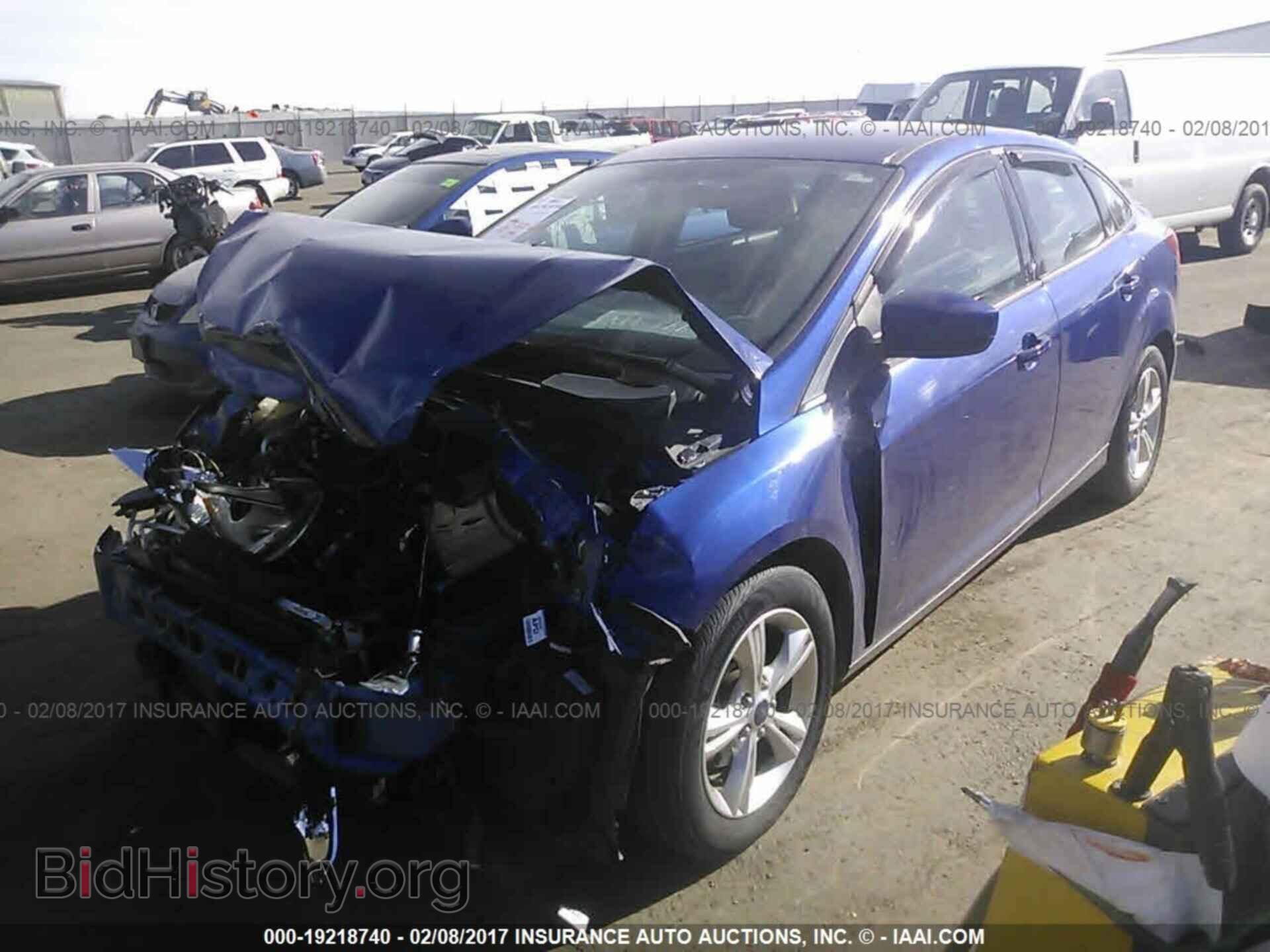 2012 Ford Focus - VIN: 1FAHP3F23CL319992 - Photo 2