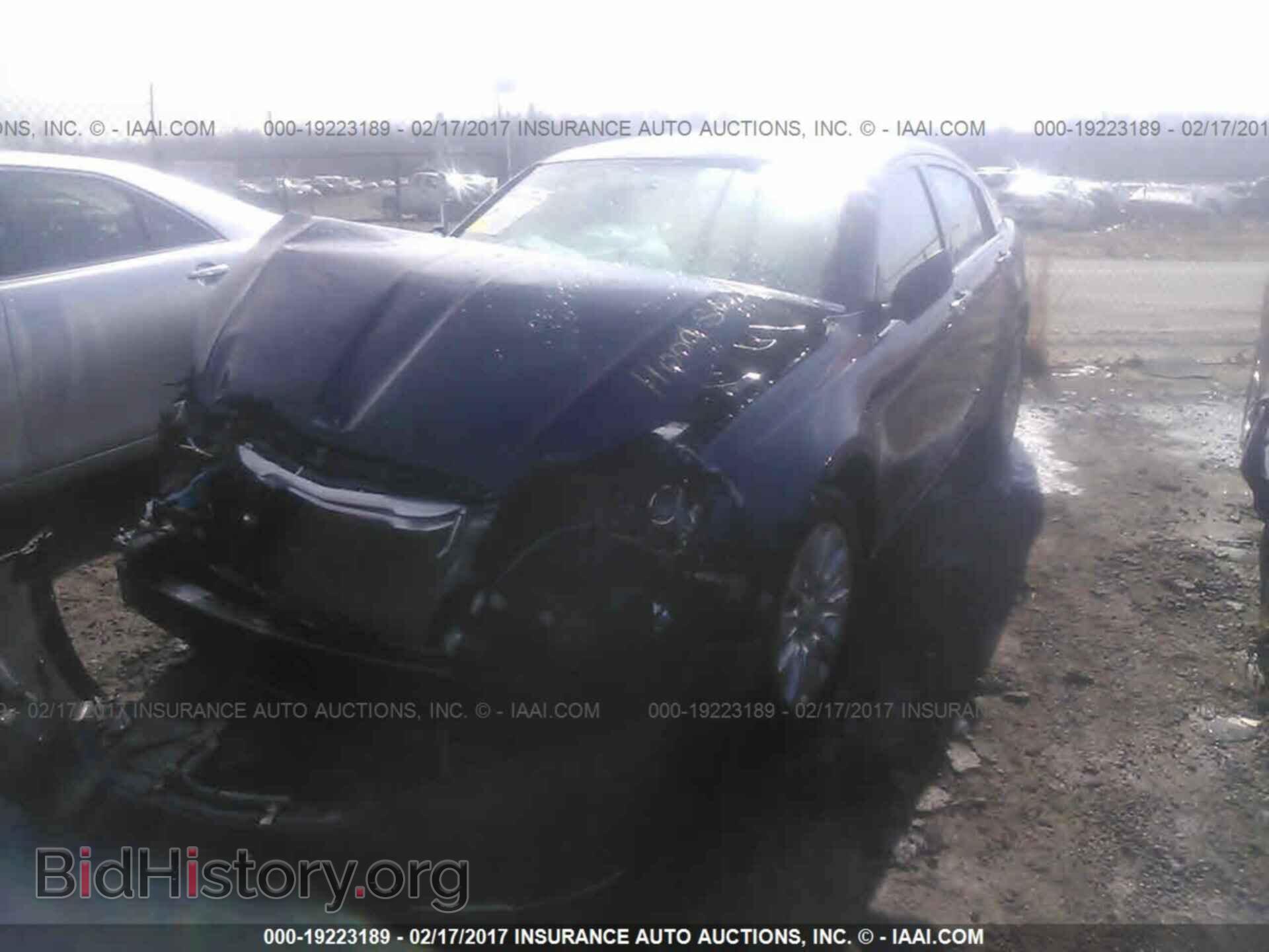 2013 Chrysler 200 - VIN: 1C3CCBAB3DN733737 - Photo 2