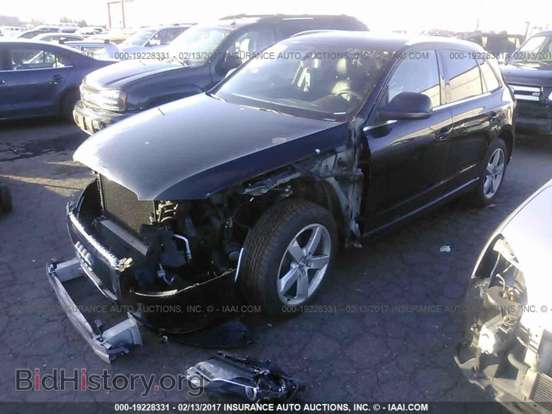 2011 Audi Q5 - VIN: WA1LFAFP4BA005733 - Фото 2