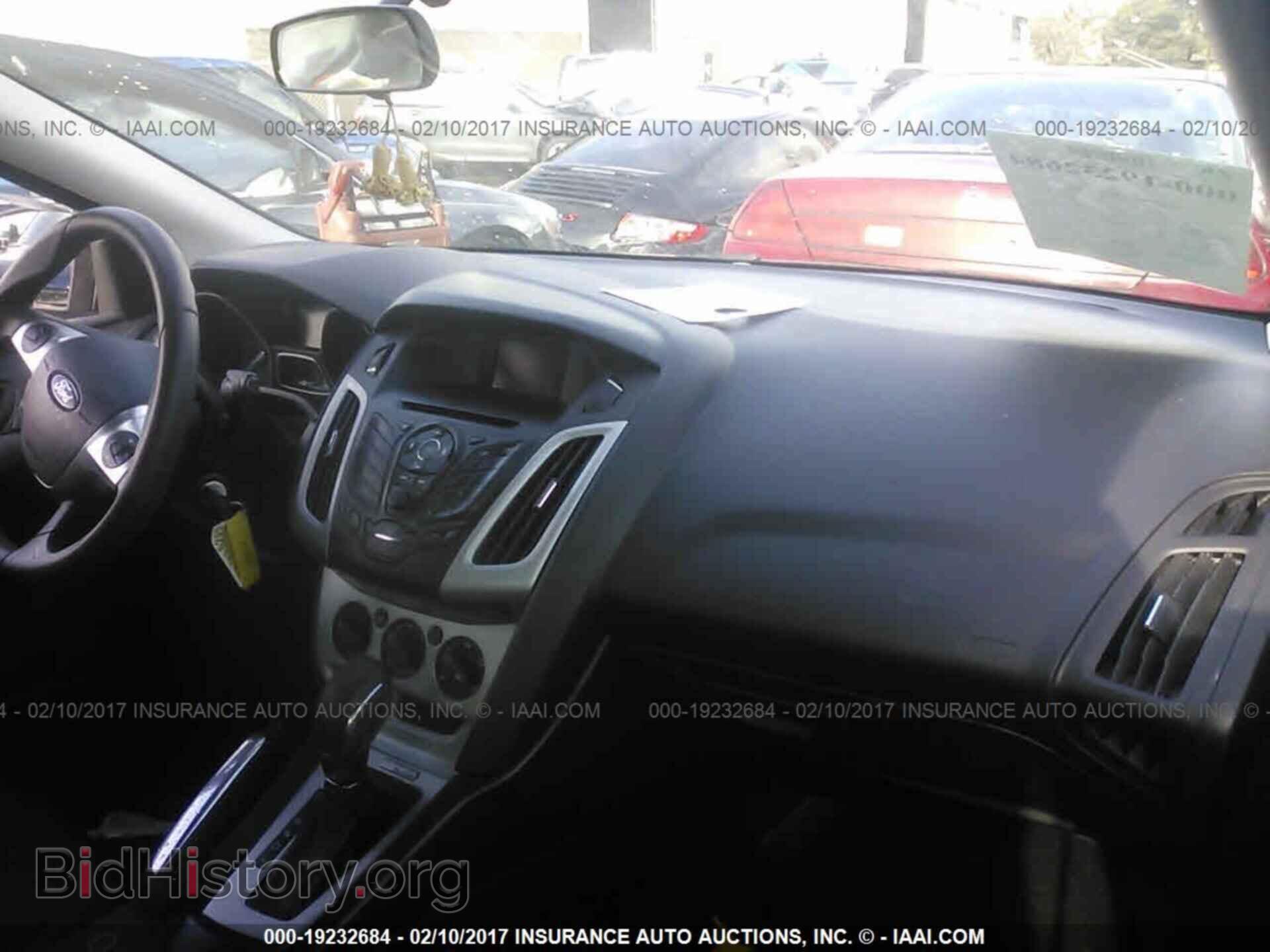 2014 Ford Focus - VIN: 1FADP3K28EL156957 - Photo 5