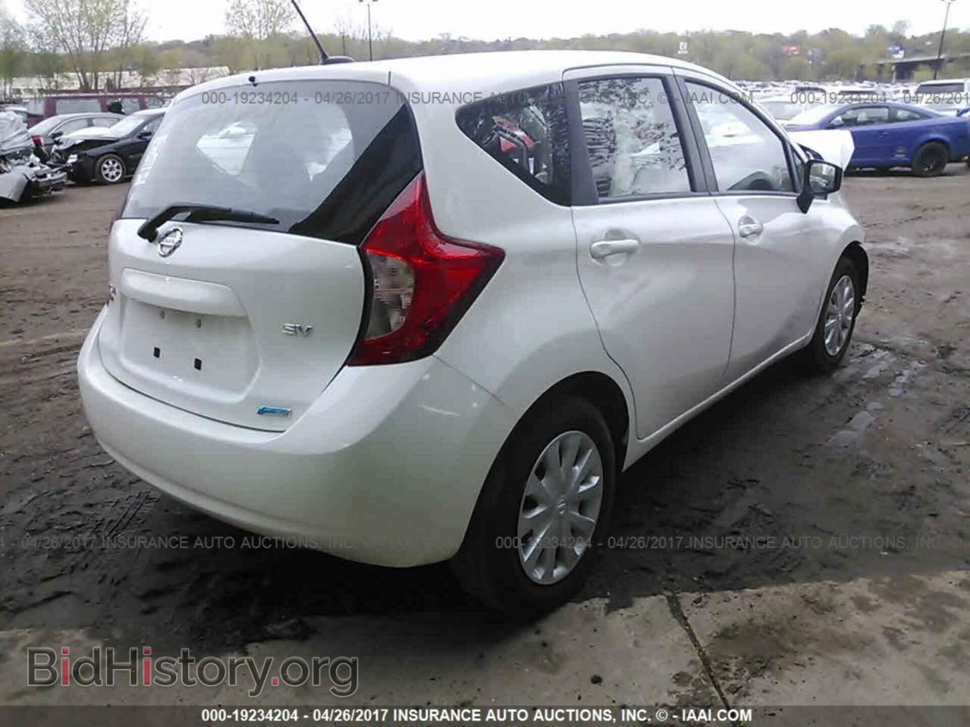 2016 Nissan Versa note - VIN: 3N1CE2CP0GL361375 - Photo 4
