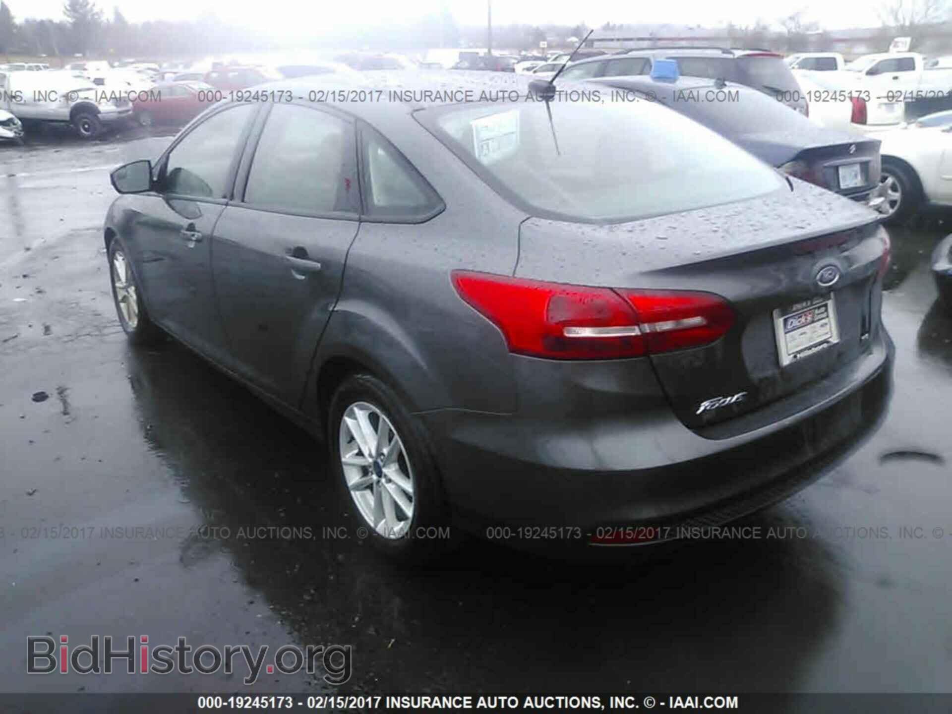 2016 Ford Focus - VIN: 1FADP3F25GL392222 - Photo 3