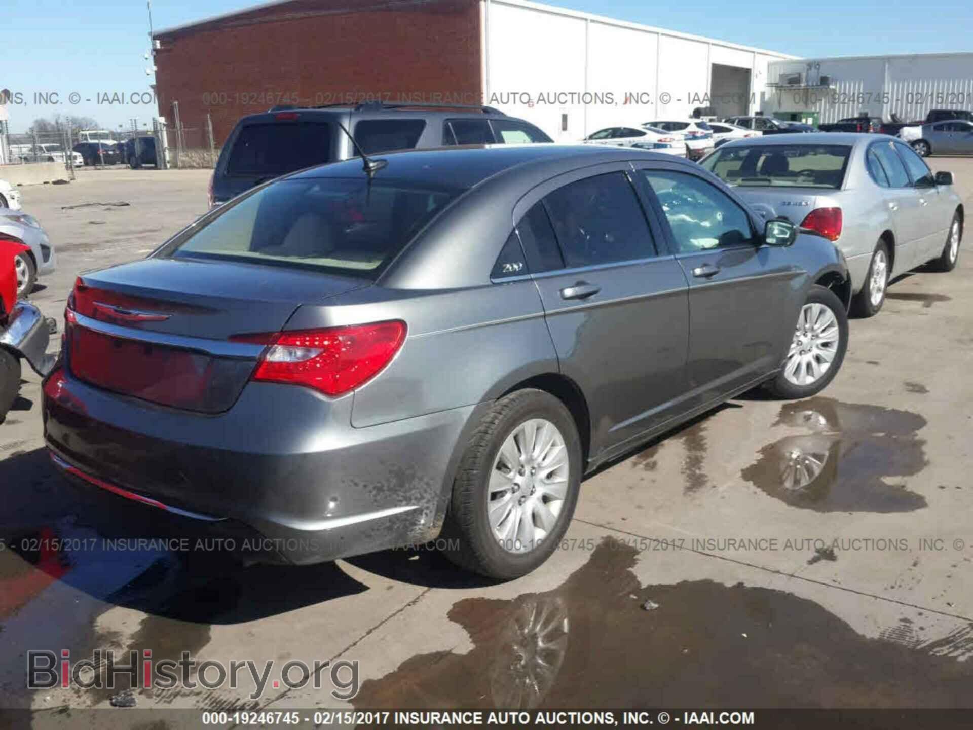 2013 Chrysler 200 - VIN: 1C3CCBAB6DN646818 - Фото 4