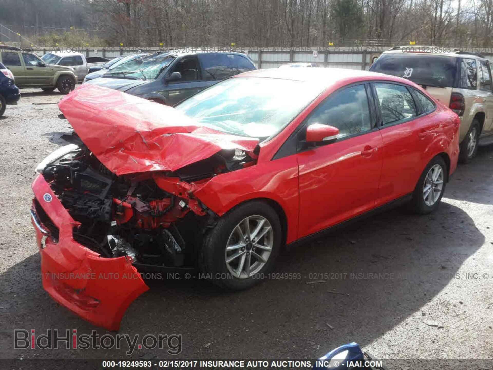 2016 Ford Focus - VIN: 1FADP3F21GL220446 - Photo 2