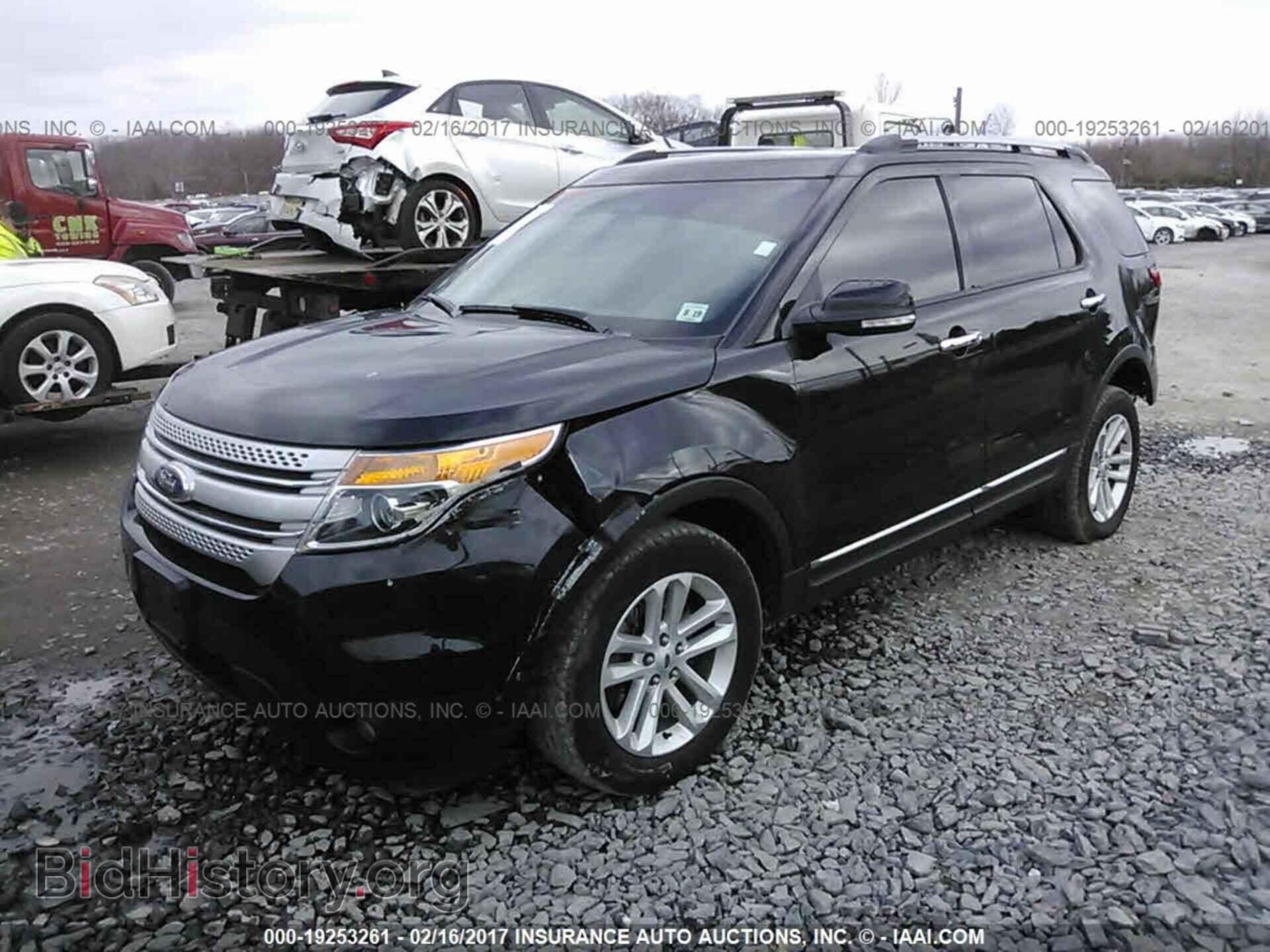 2015 Ford Explorer - VIN: 1FM5K8D84FGA30709 - Photo 2