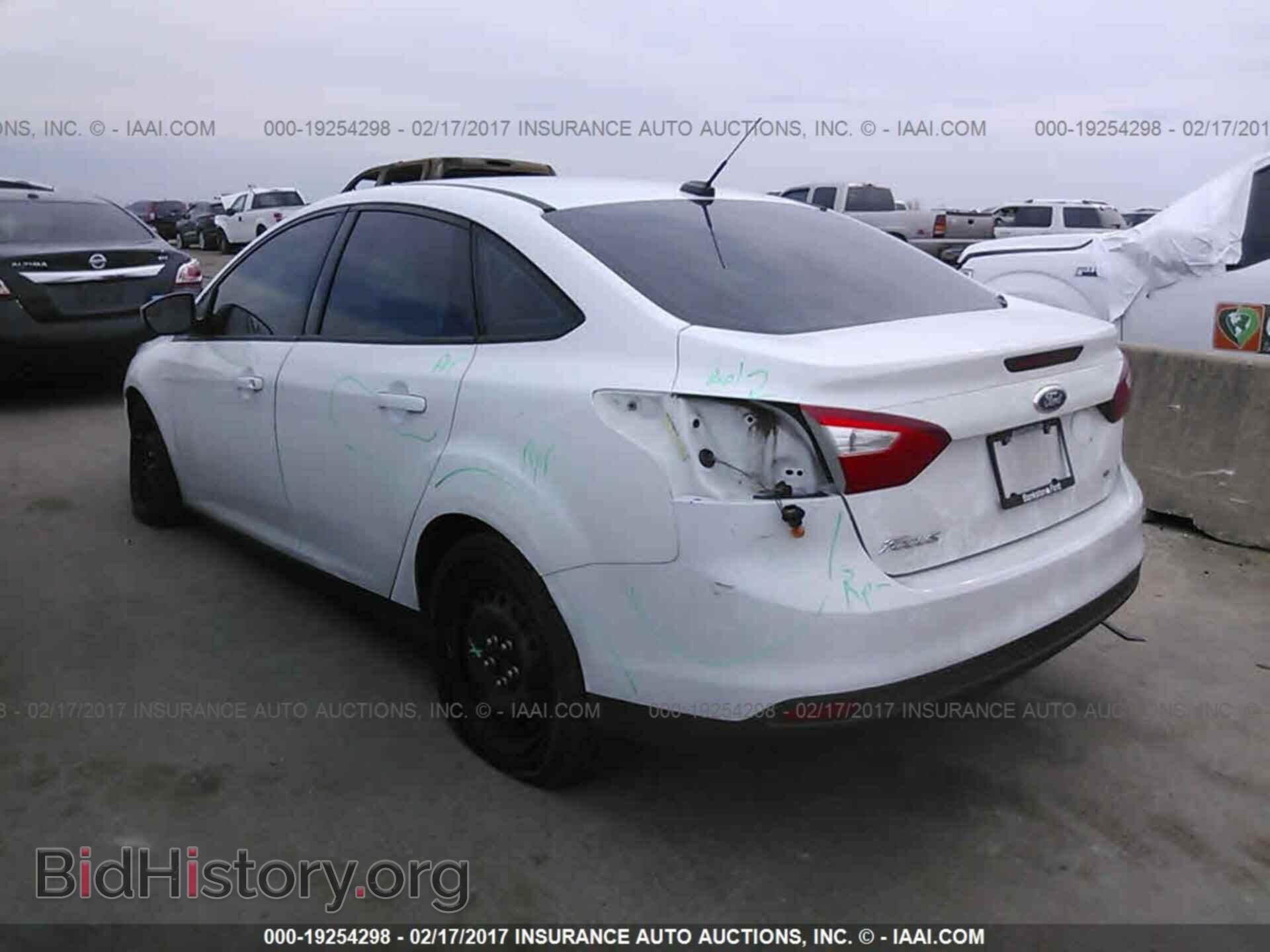 2012 Ford Focus - VIN: 1FAHP3F20CL320419 - Photo 3