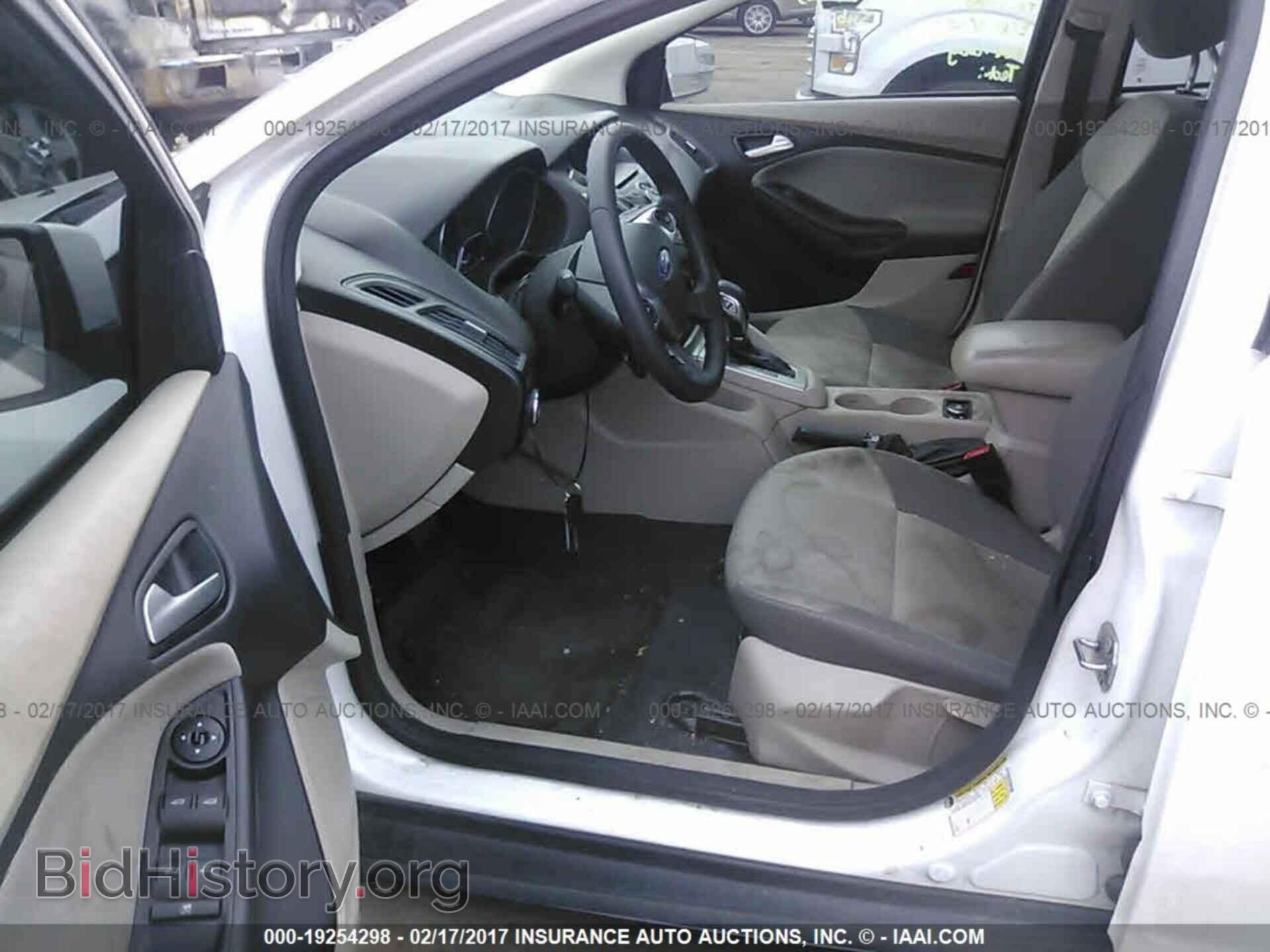 2012 Ford Focus - VIN: 1FAHP3F20CL320419 - Photo 5