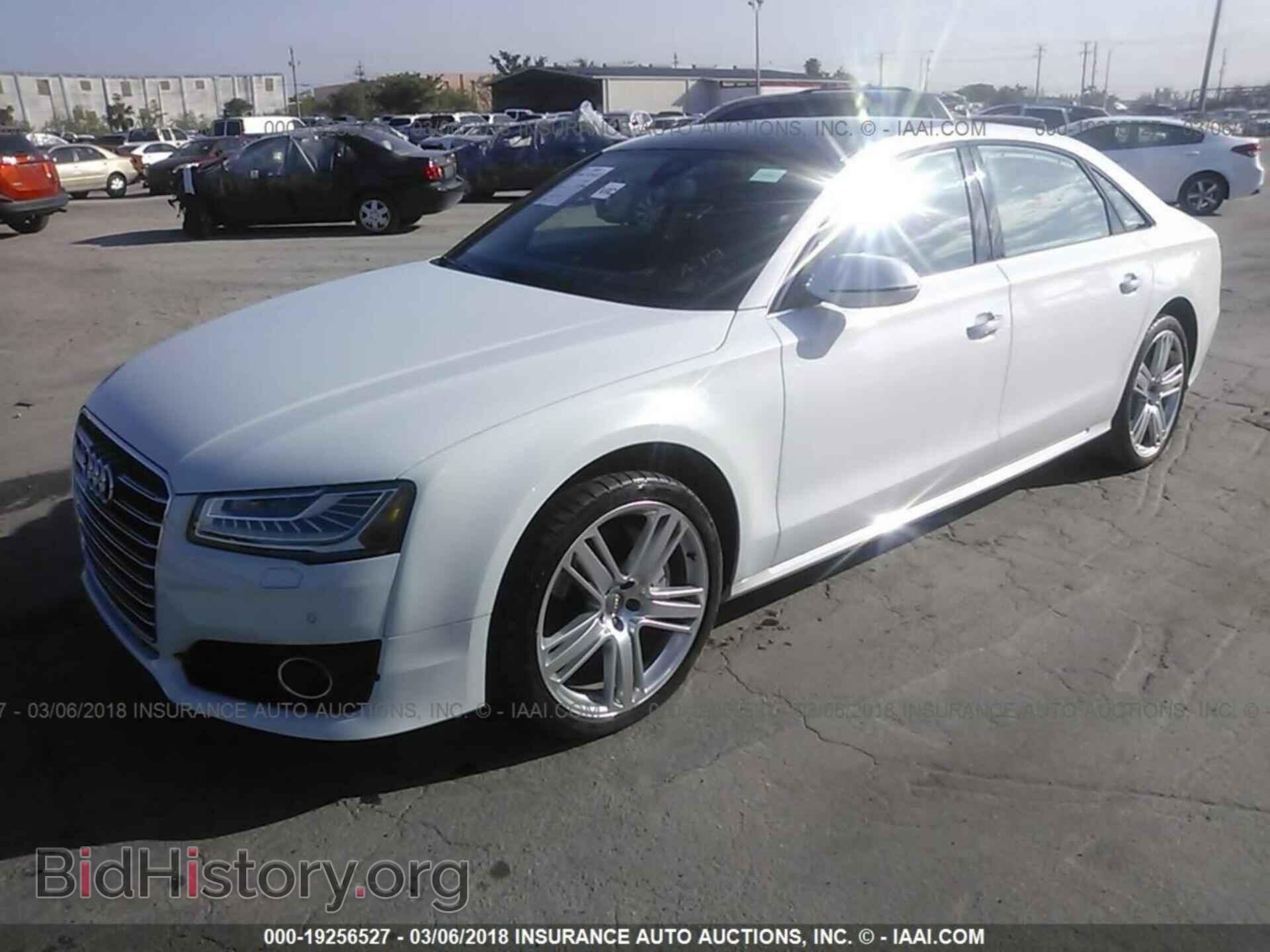 2016 Audi A8 - VIN: WAU43AFDXGN011008 - Фото 2