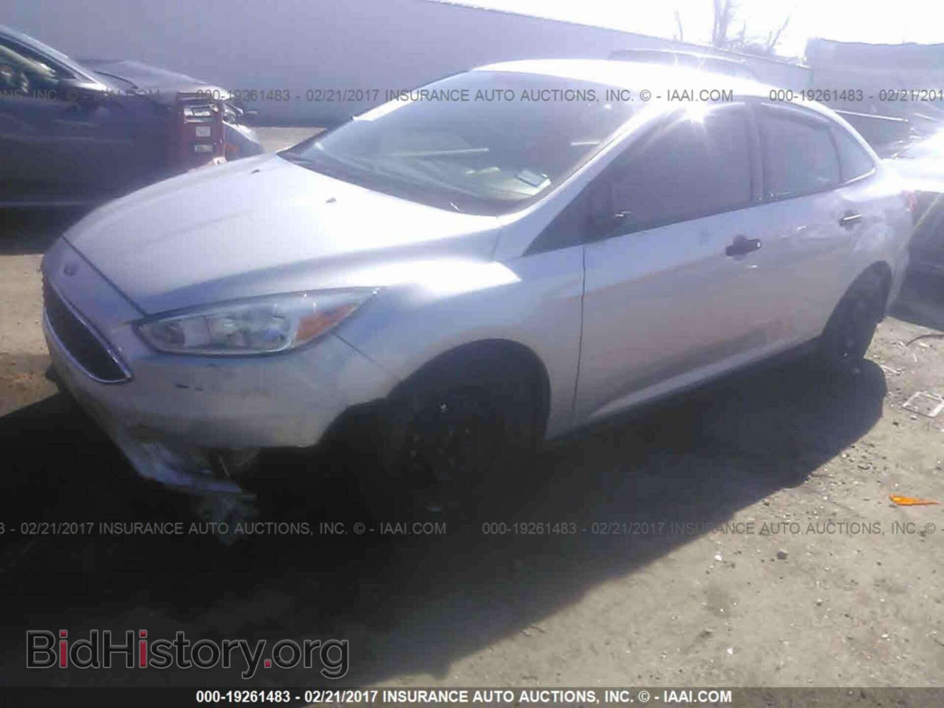 2015 Ford Focus - VIN: 1FADP3E26FL347869 - Photo 2