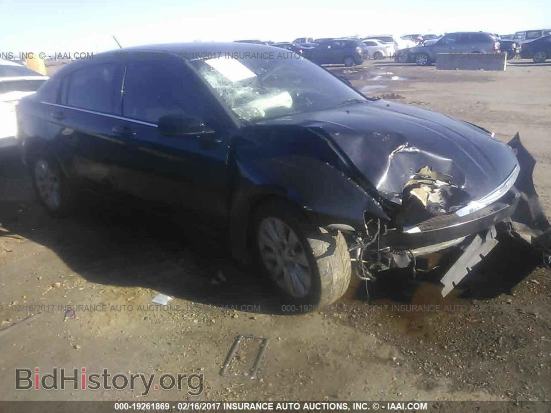 Photo 1C3BC4FB2BN617748 - Chrysler 200 2011