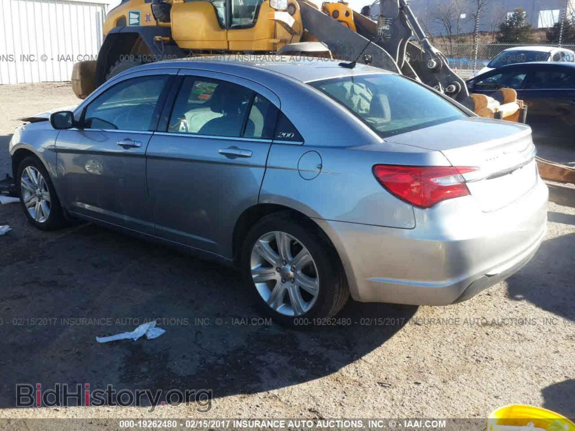 2013 Chrysler 200 - VIN: 1C3CCBAB8DN685961 - Фото 3