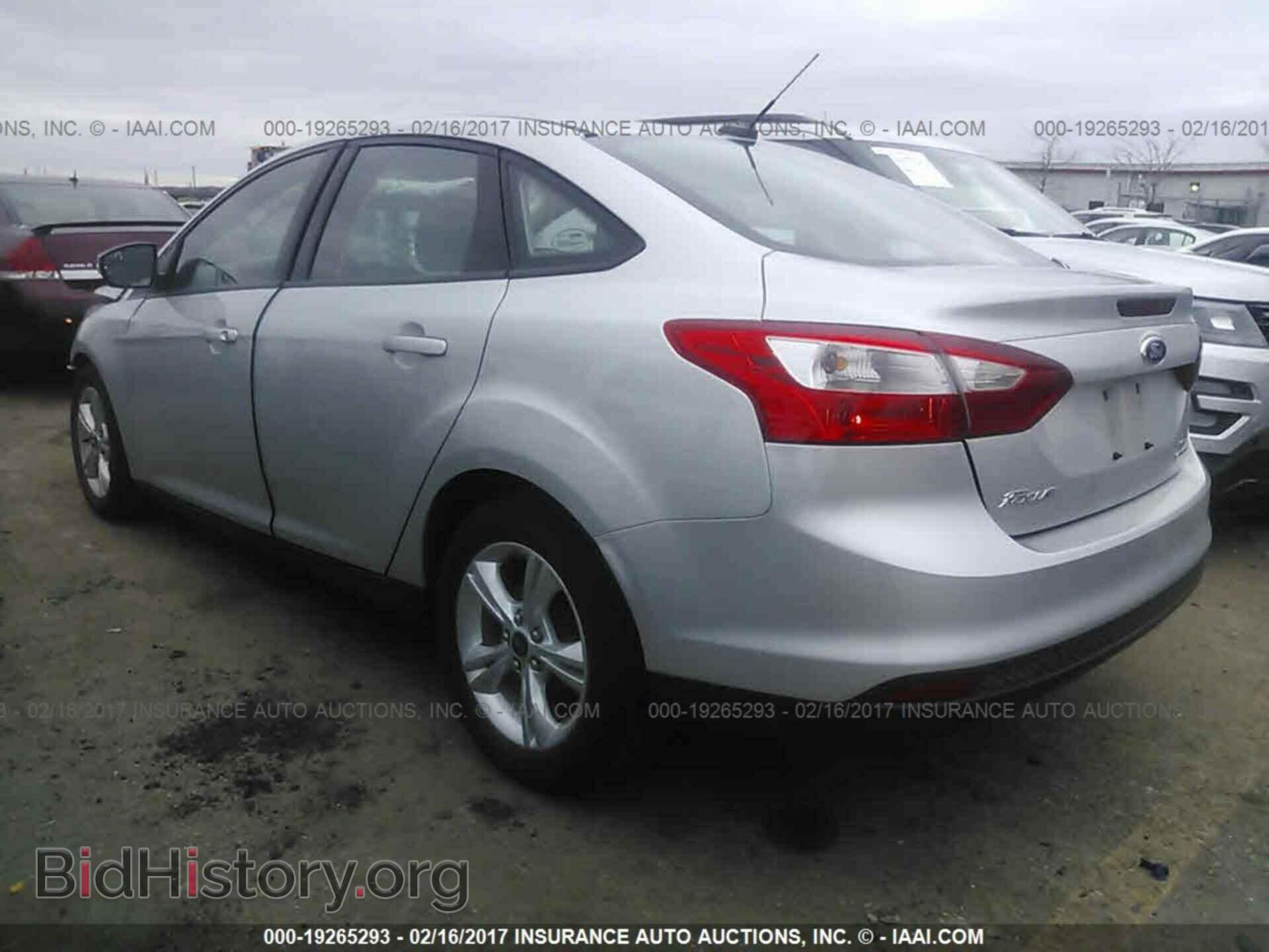 2014 Ford Focus - VIN: 1FADP3F21EL329986 - Фото 3