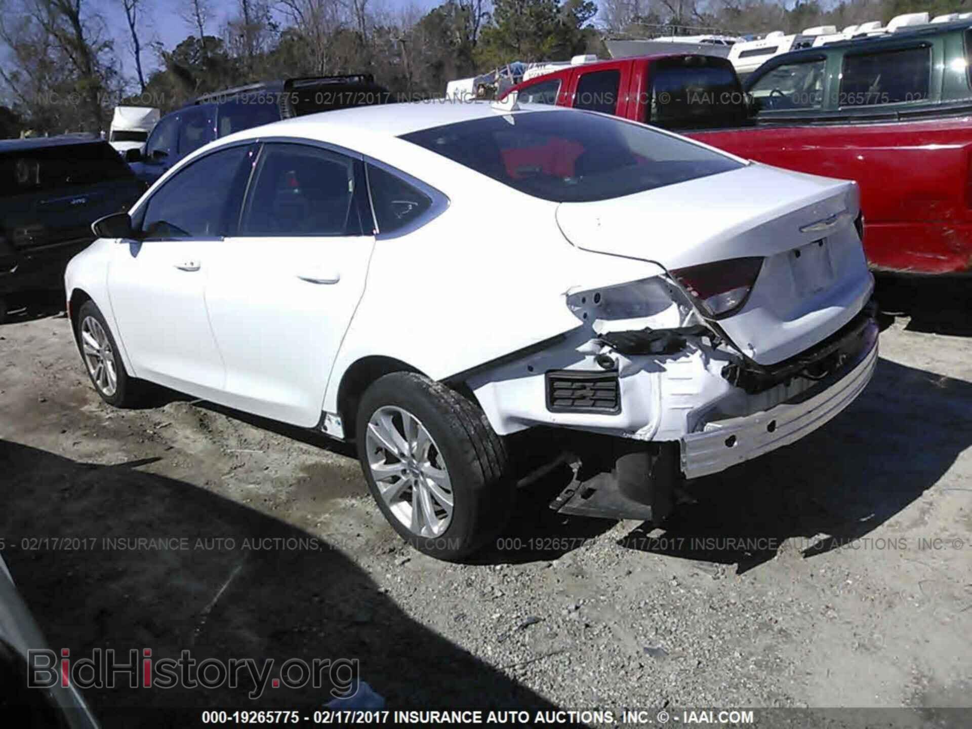 2015 Chrysler 200 - VIN: 1C3CCCAB6FN676829 - Photo 3
