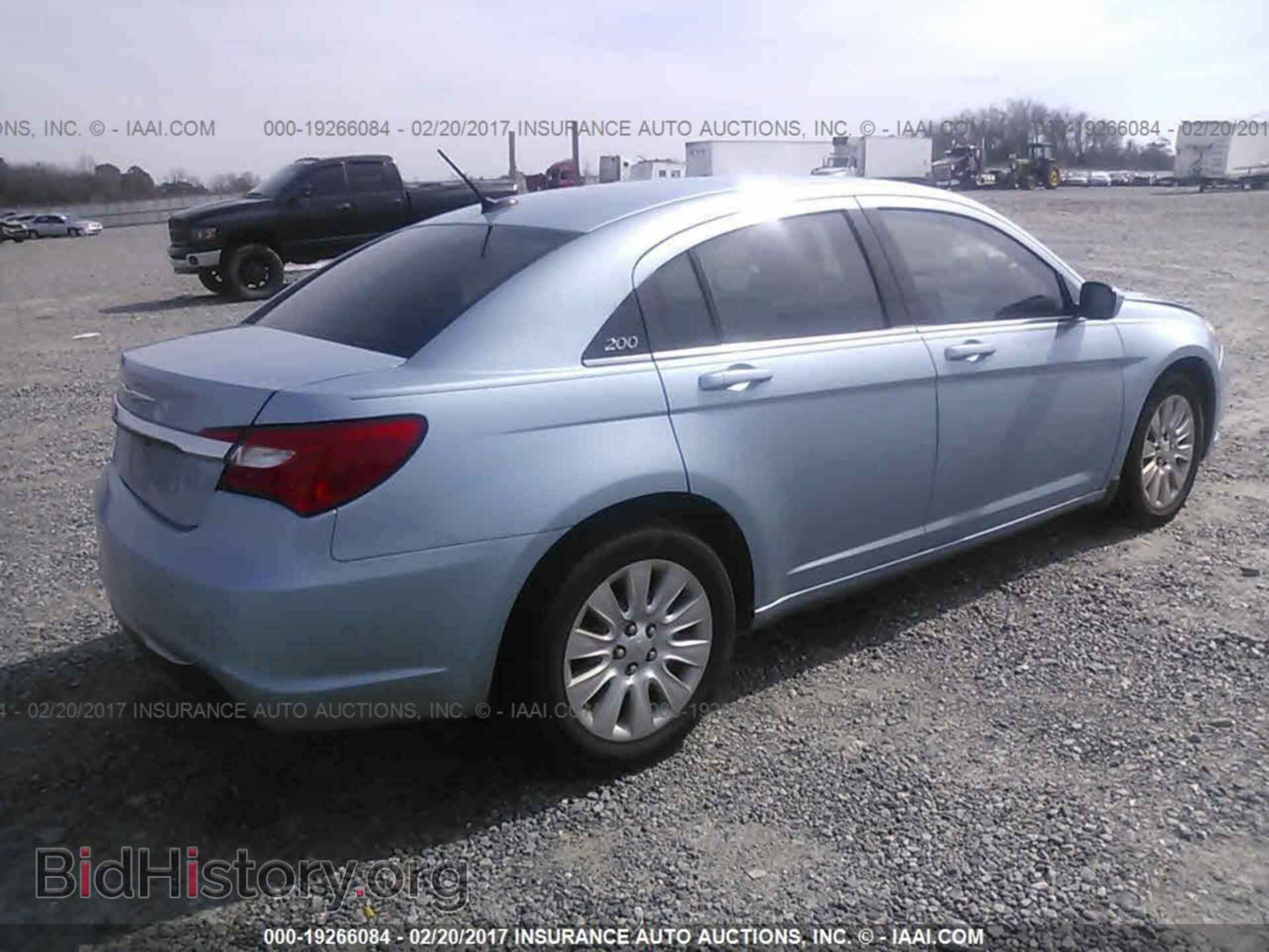 2013 Chrysler 200 - VIN: 1C3CCBAB4DN597005 - Photo 4