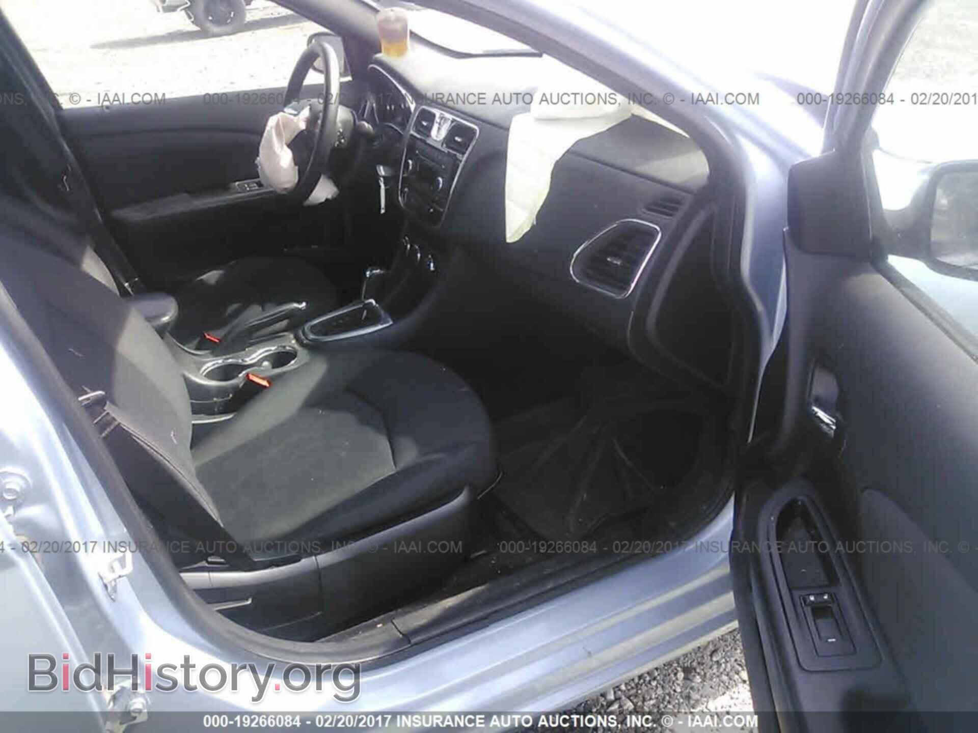 2013 Chrysler 200 - VIN: 1C3CCBAB4DN597005 - Photo 5