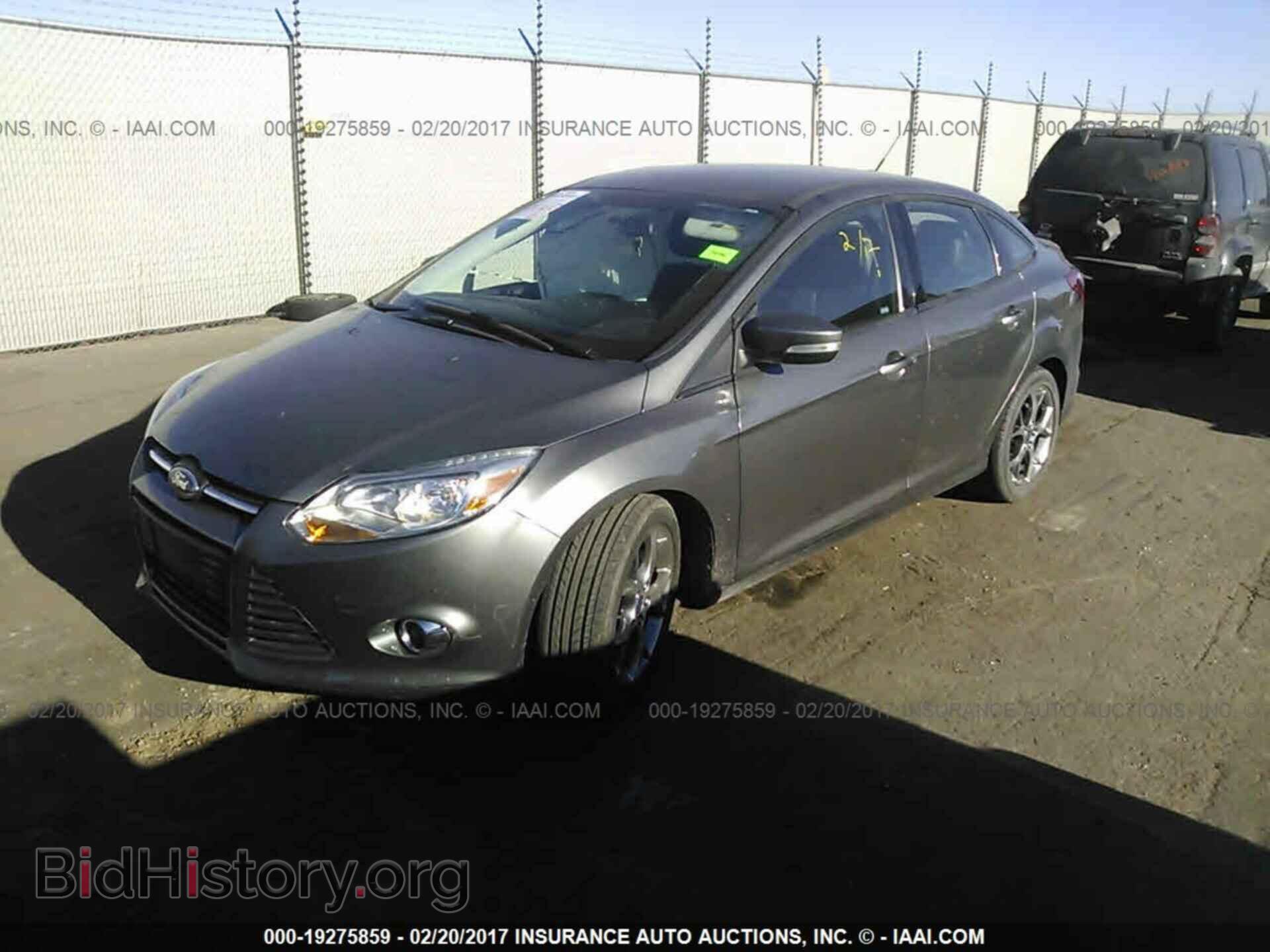 2013 Ford Focus - VIN: 1FADP3F26DL375165 - Фото 2