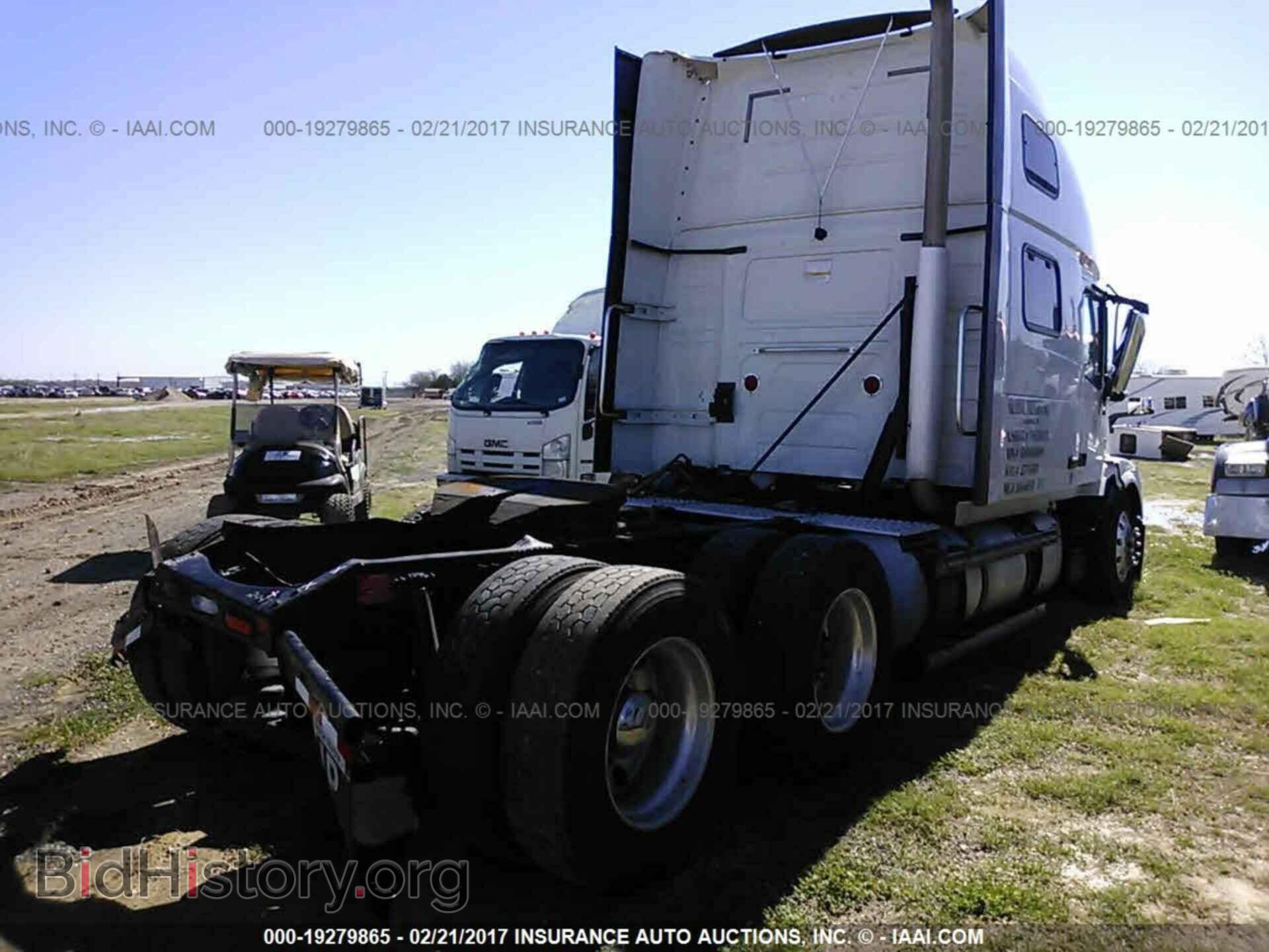 2016 Volvo Vnl - VIN: 4V4NC9EJ4GN960068 - Фото 4