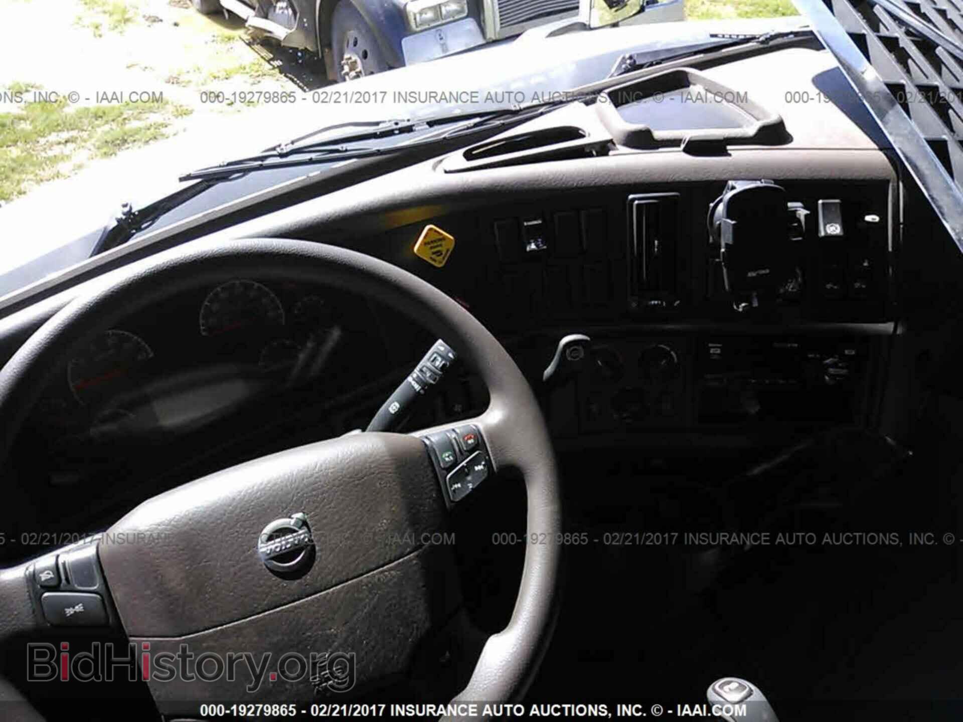 2016 Volvo Vnl - VIN: 4V4NC9EJ4GN960068 - Фото 5