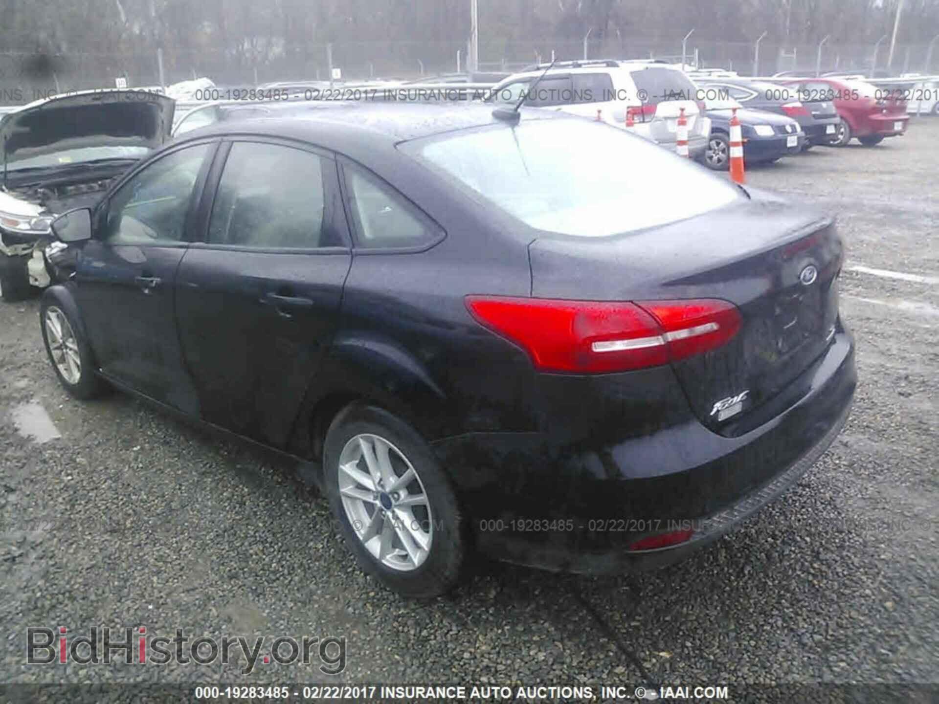 2016 Ford Focus - VIN: 1FADP3F22GL280302 - Photo 3