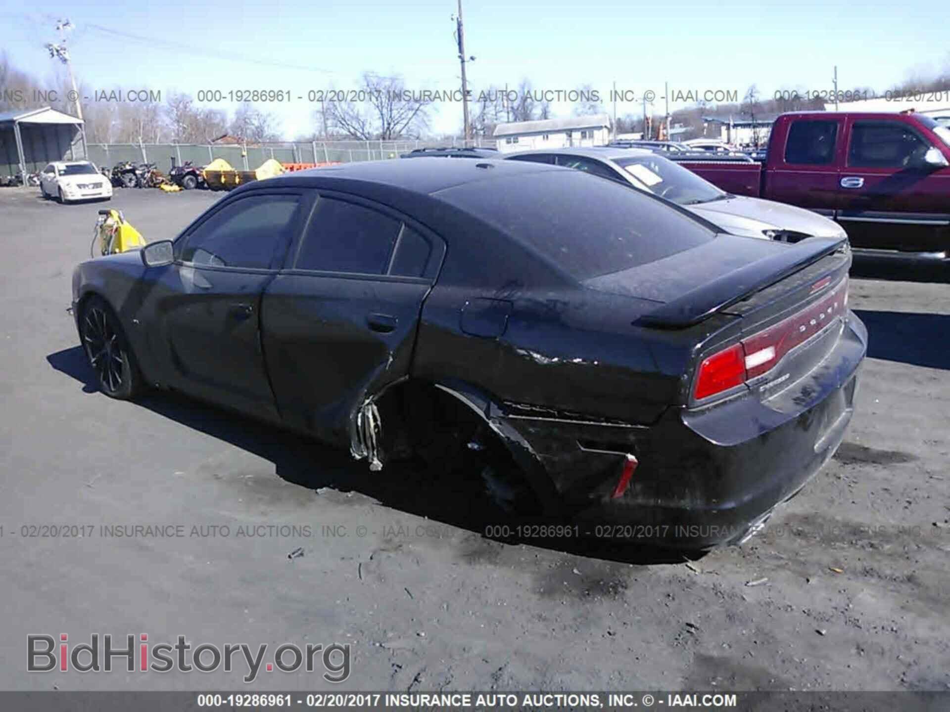 2013 Dodge Charger - VIN: 2C3CDXCT4DH635101 - Photo 3