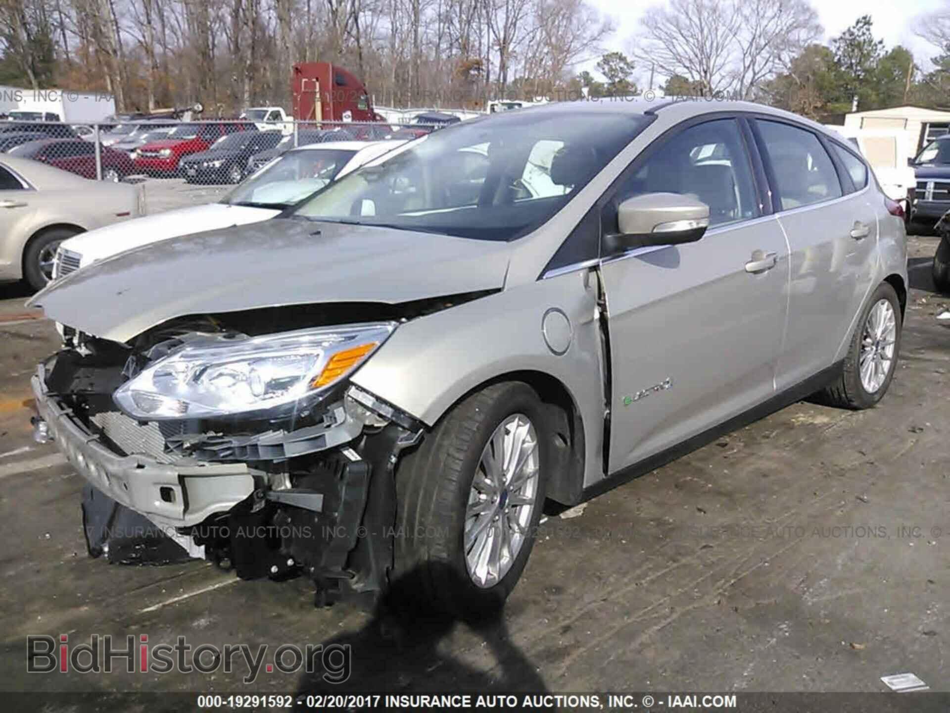 2015 Ford Focus - VIN: 1FADP3R42FL353941 - Photo 2