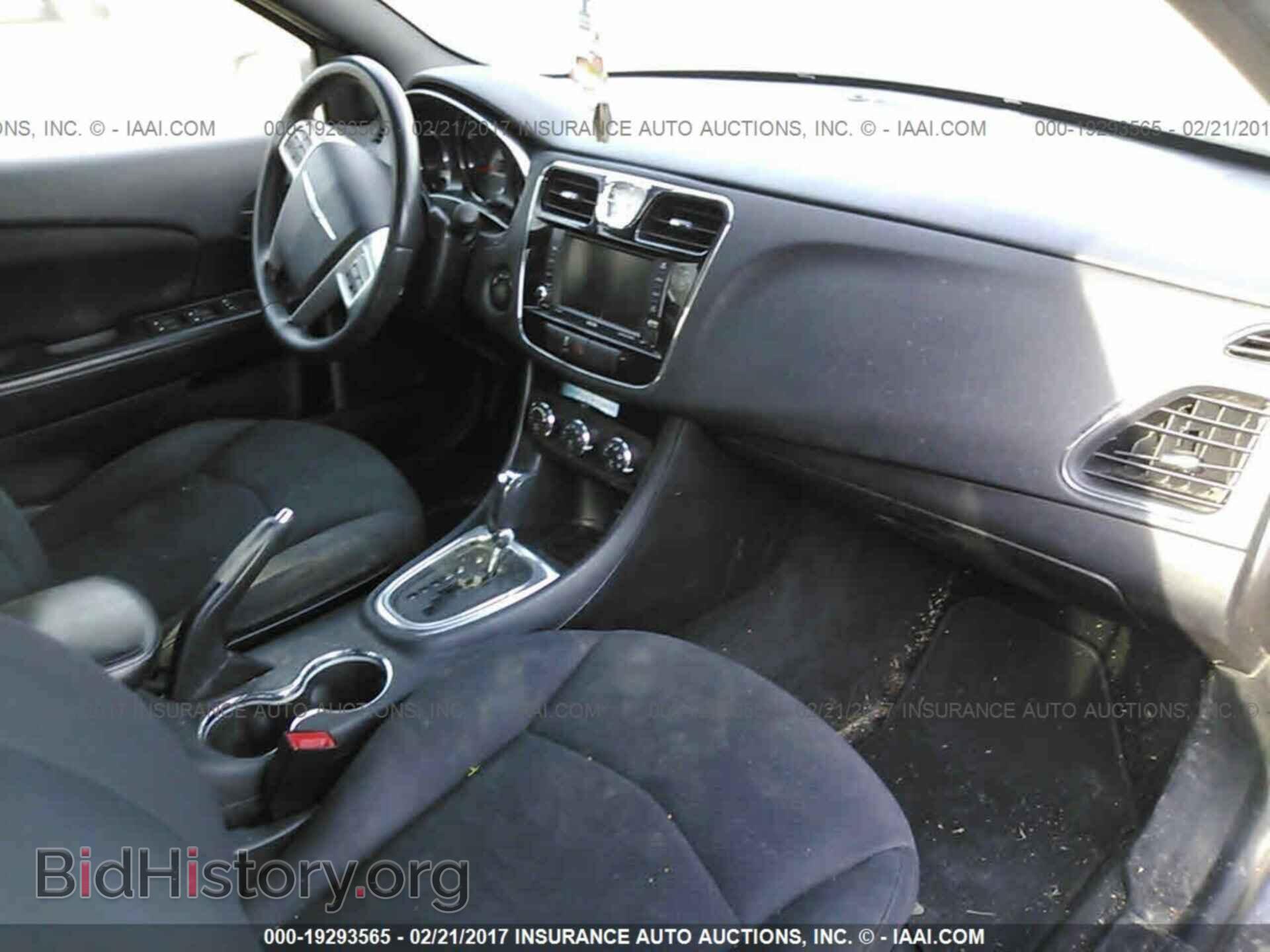 2014 Chrysler 200 - VIN: 1C3CCBBB0EN137758 - Photo 5