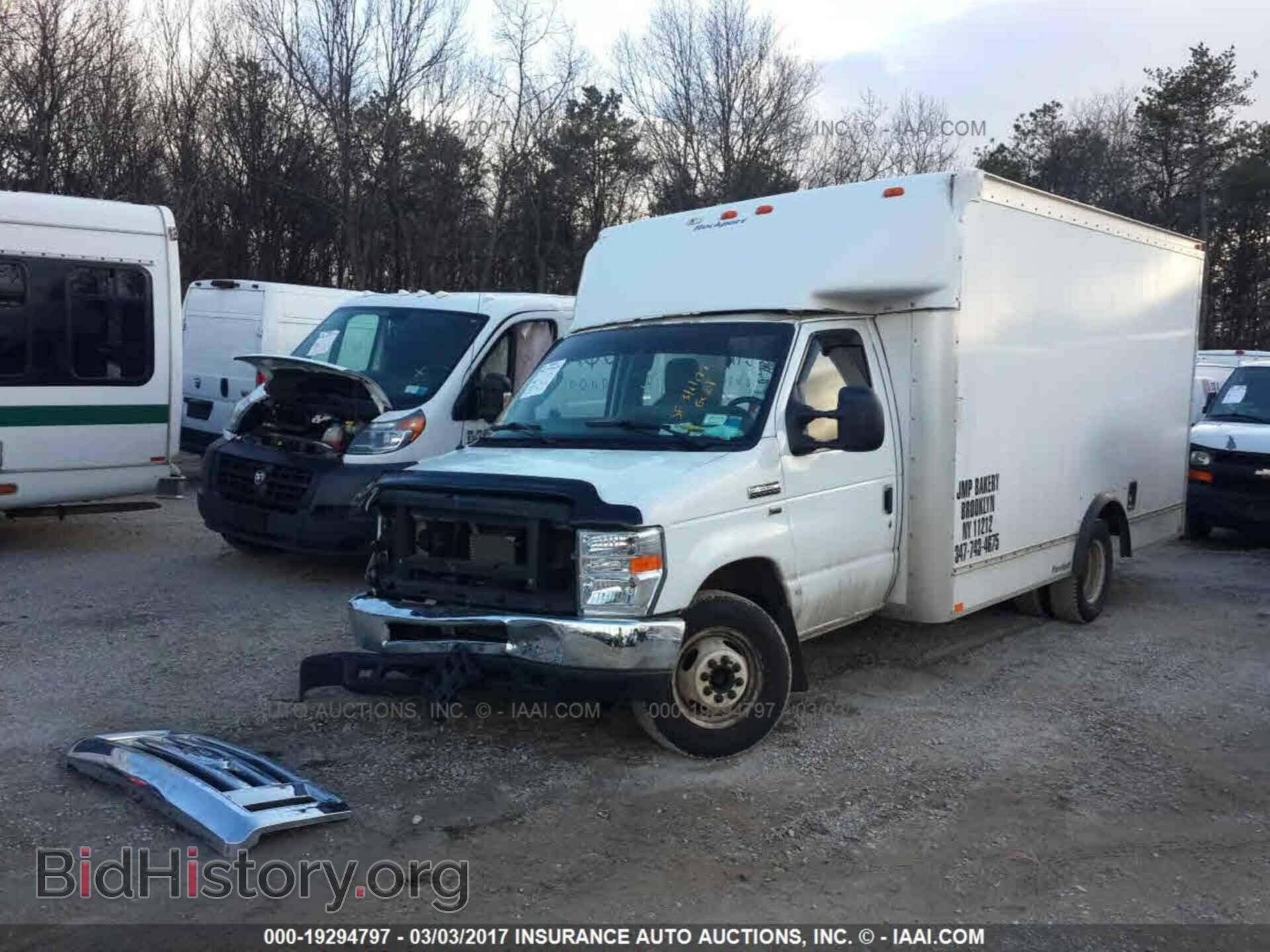 2012 Ford Econoline - VIN: 1FDWE3FL5CDB30122 - Фото 2