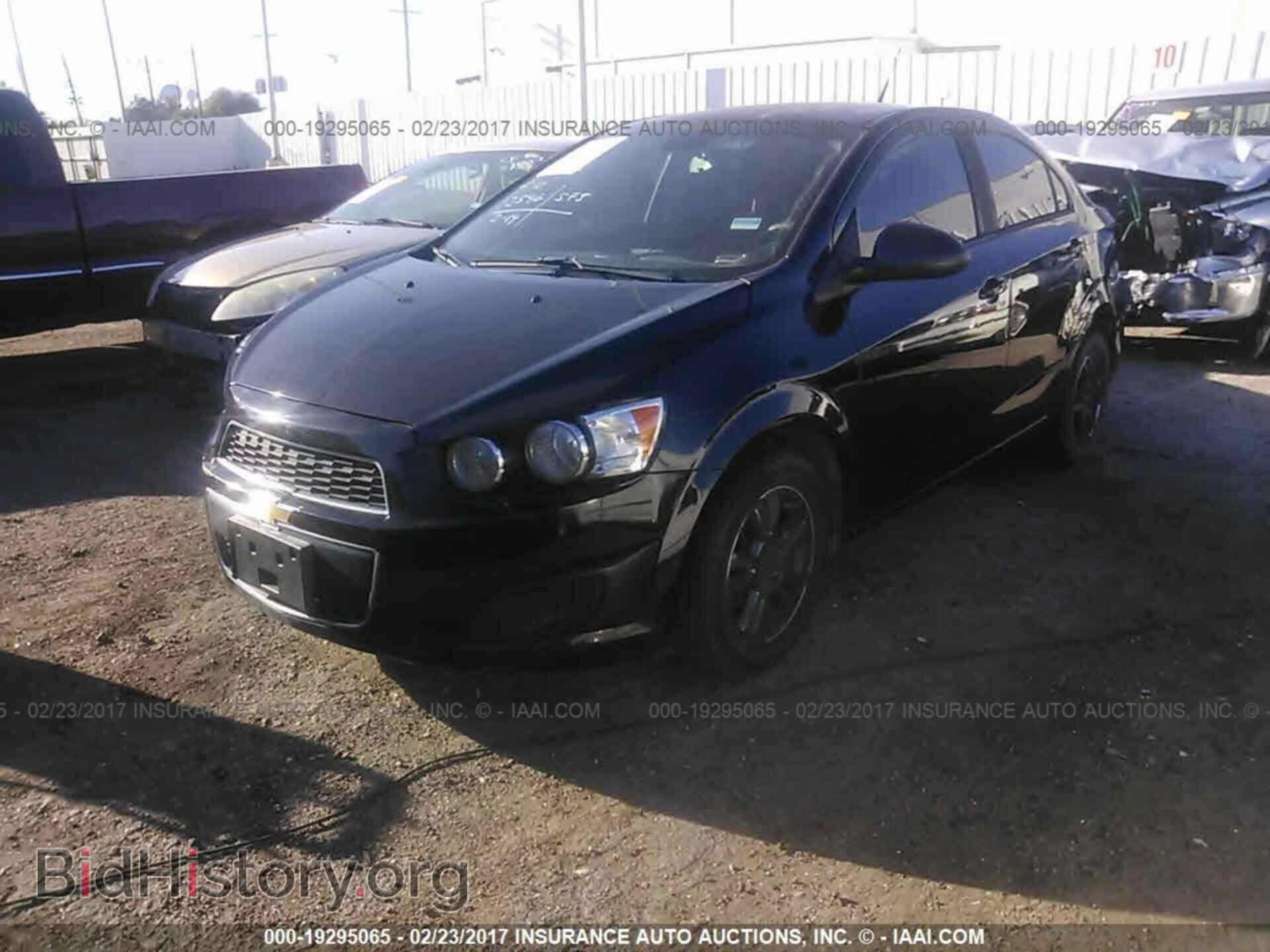 2012 Chevrolet Sonic - VIN: 1G1JA5SH6C4142862 - Фото 2