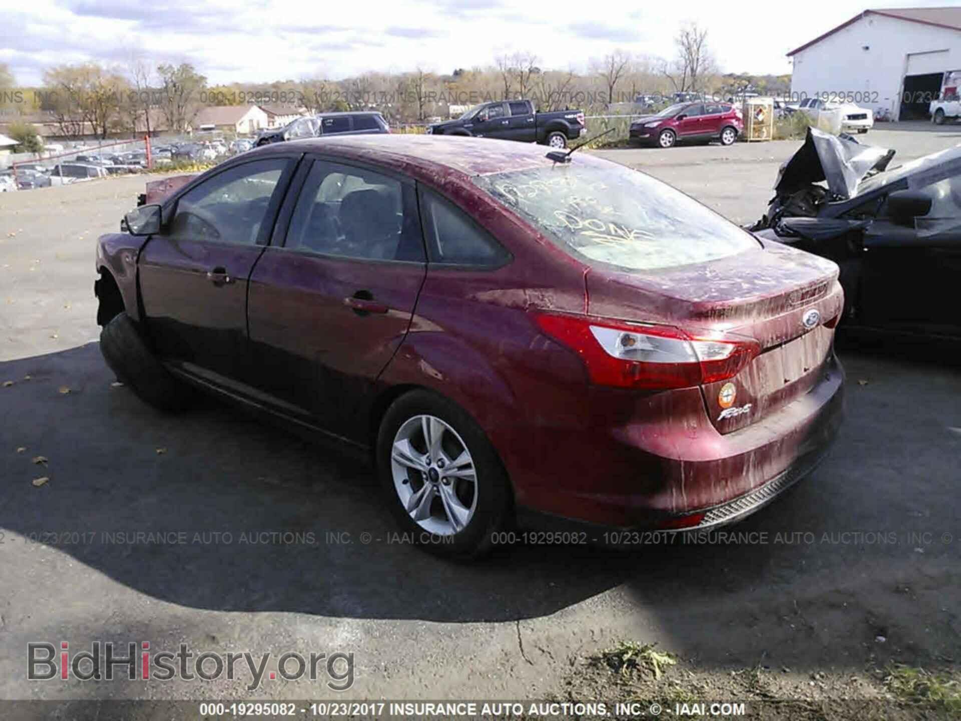 2014 Ford Focus - VIN: 1FADP3F22EL318981 - Фото 3