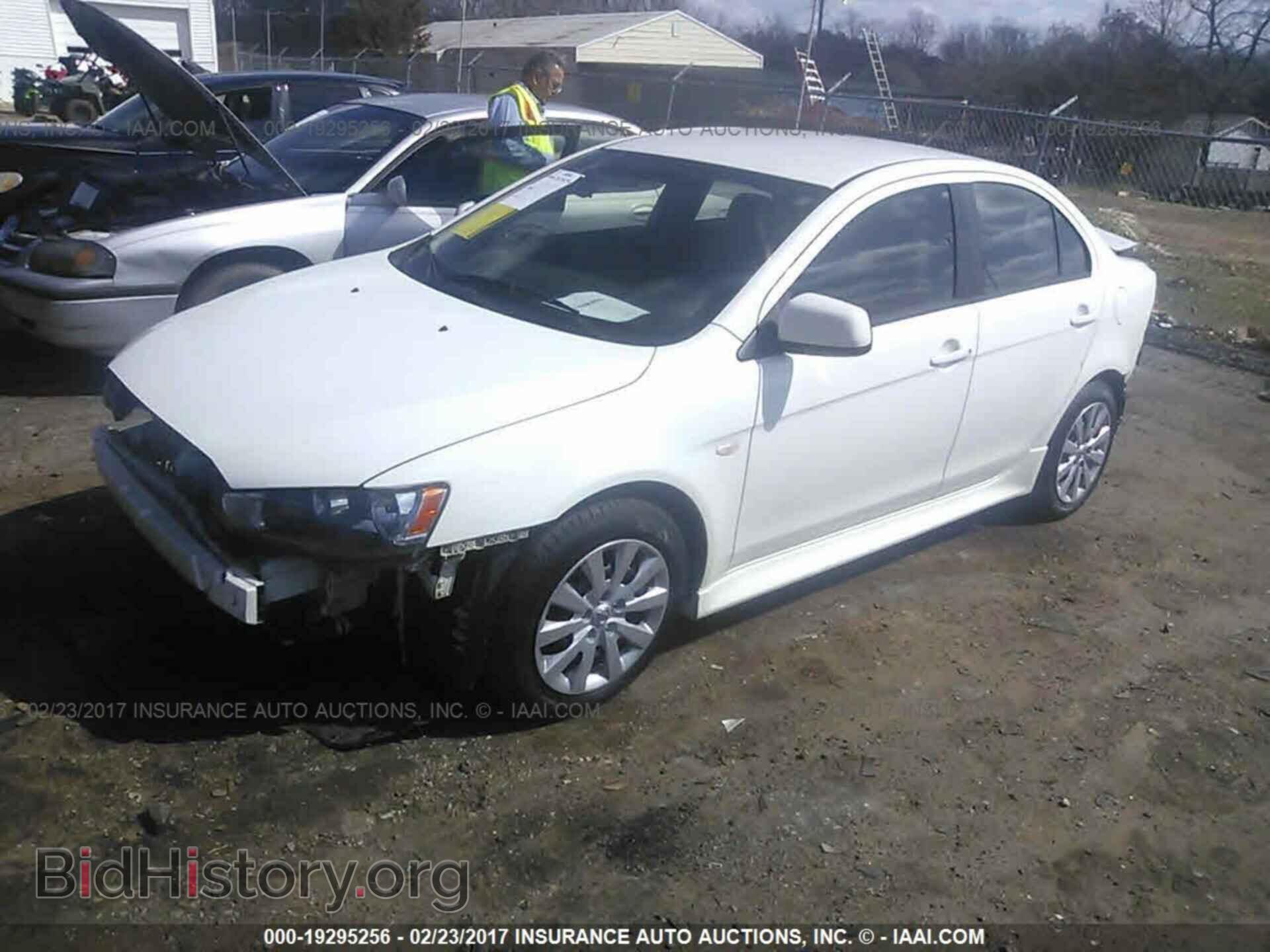 2011 Mitsubishi Lancer - VIN: JA32U2FU8BU043577 - Фото 2
