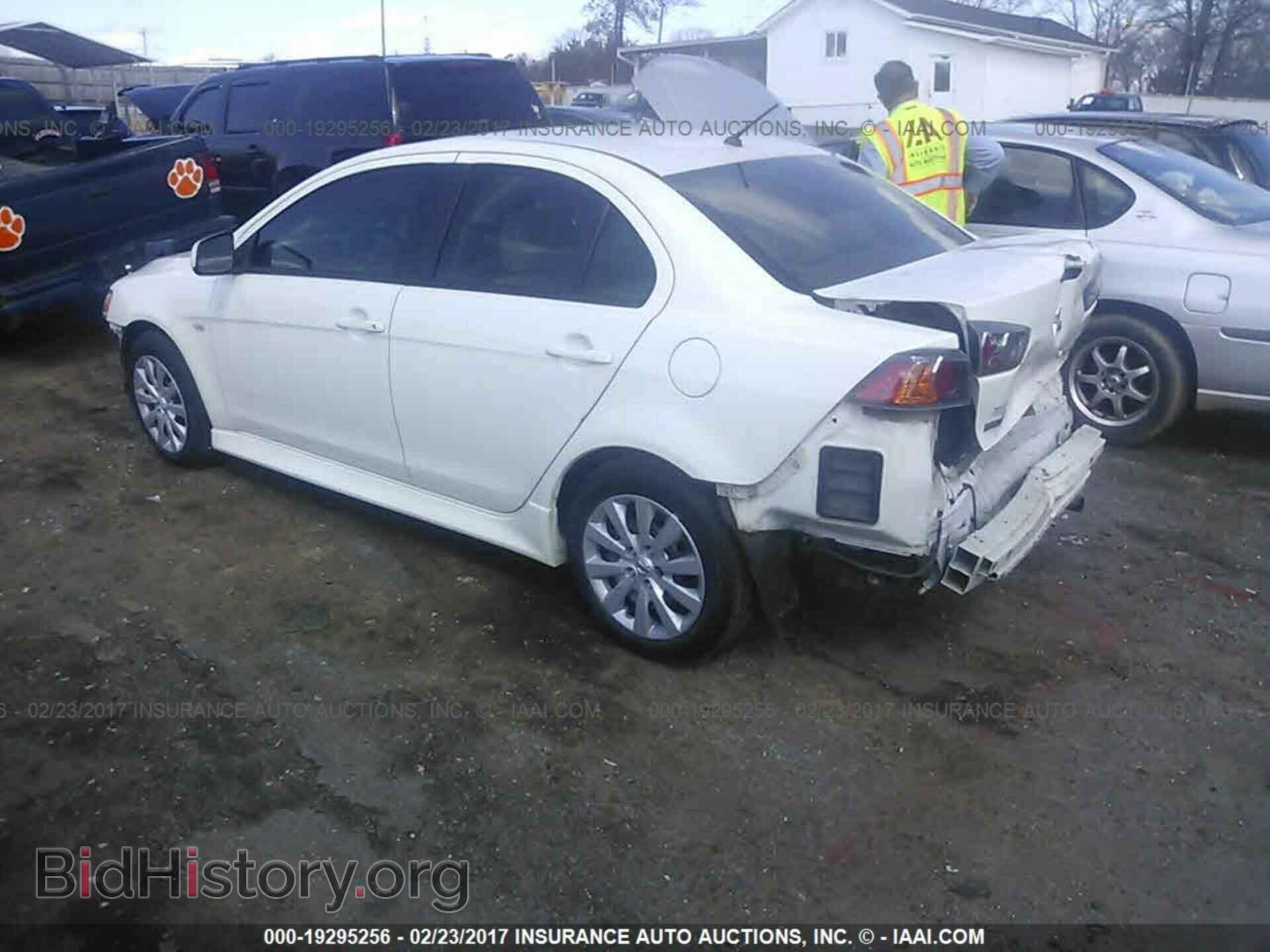 2011 Mitsubishi Lancer - VIN: JA32U2FU8BU043577 - Фото 3