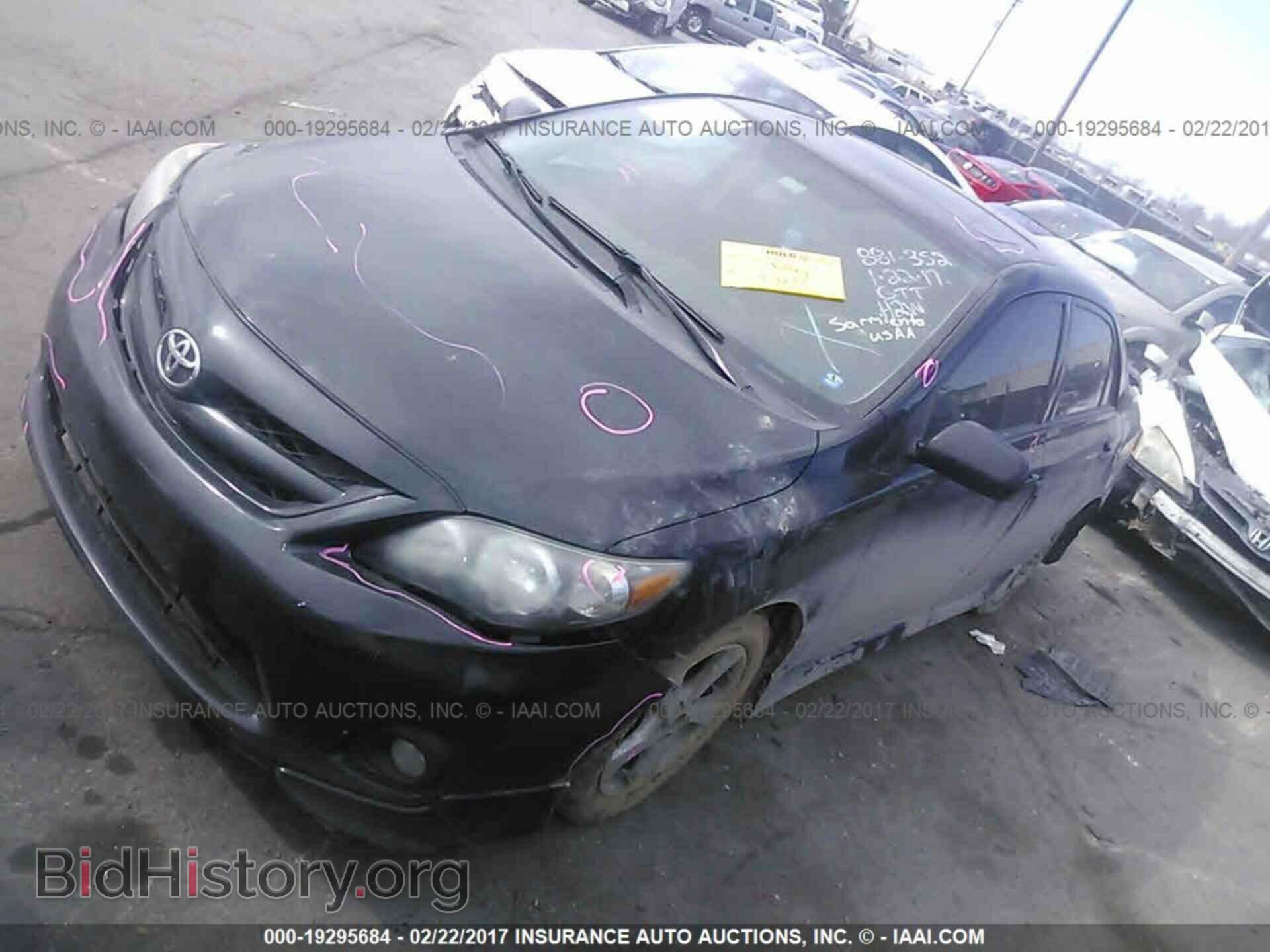 2011 Toyota Corolla - VIN: 2T1BU4EE8BC670140 - Photo 2